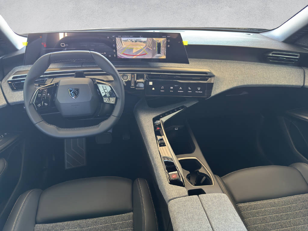 PEUGEOT 5008 1.2 Hybrid Allure Premium-image-13