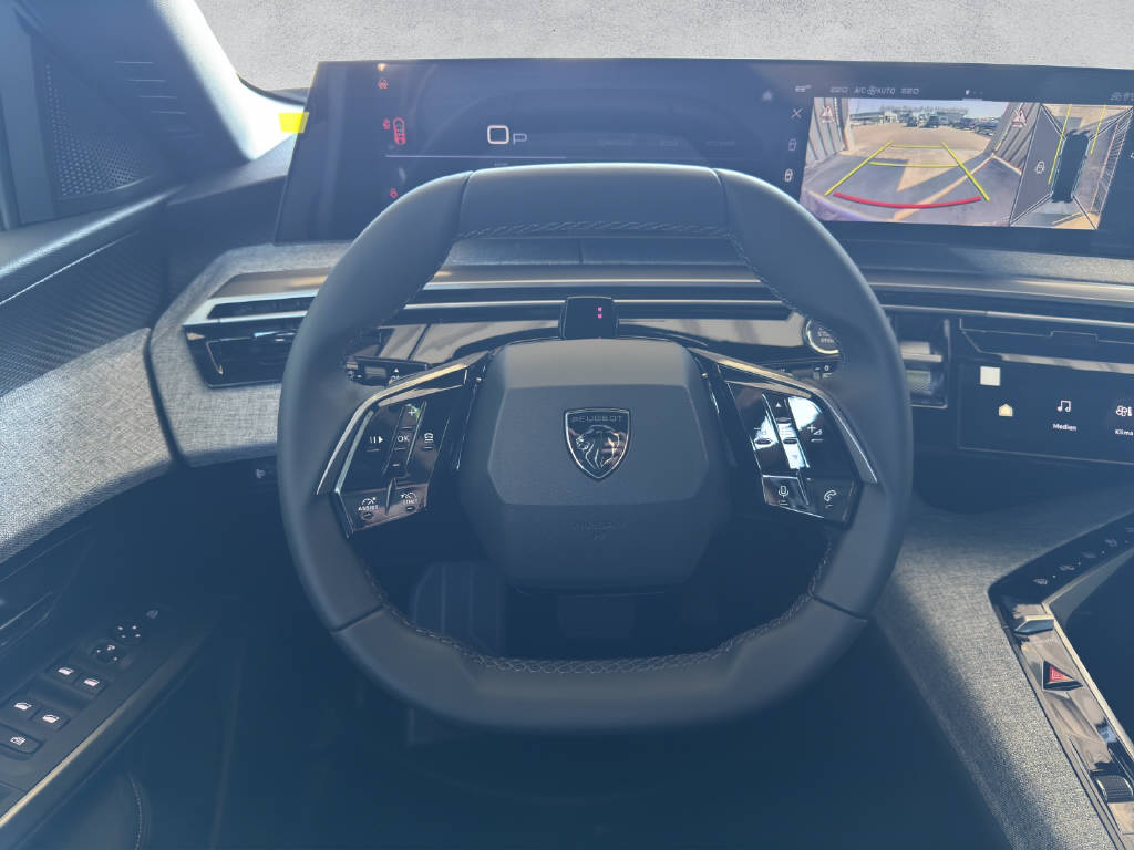 PEUGEOT 5008 1.2 Hybrid Allure Premium-image-11