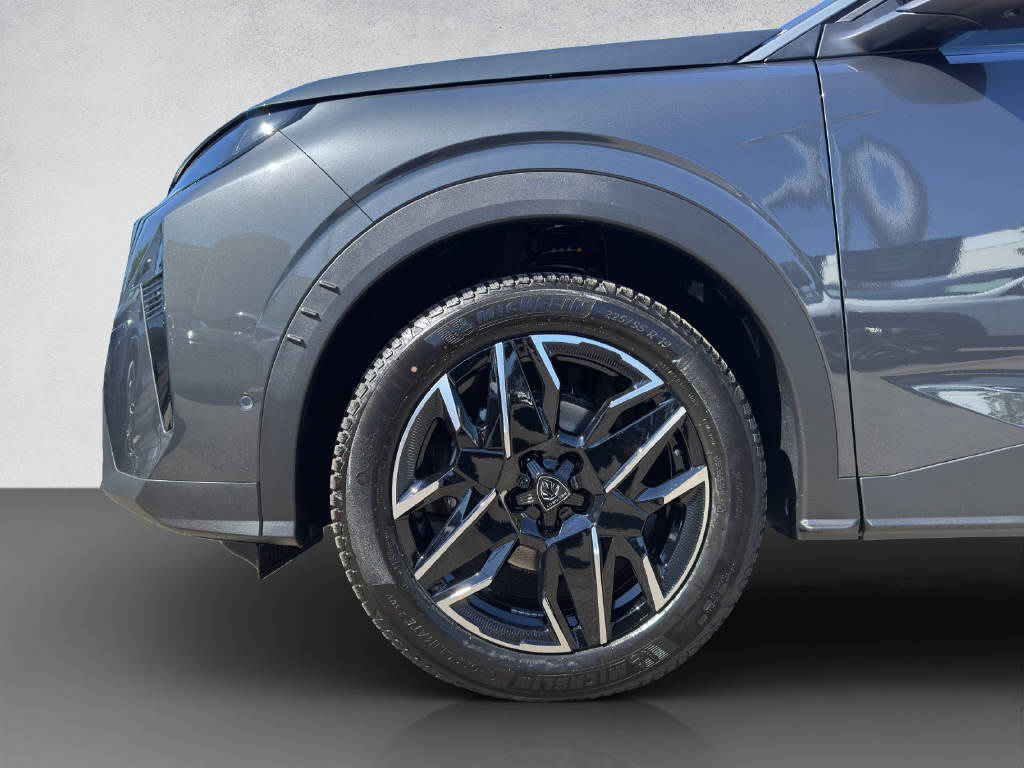 PEUGEOT 5008 1.2 Hybrid Allure Premium-image-6