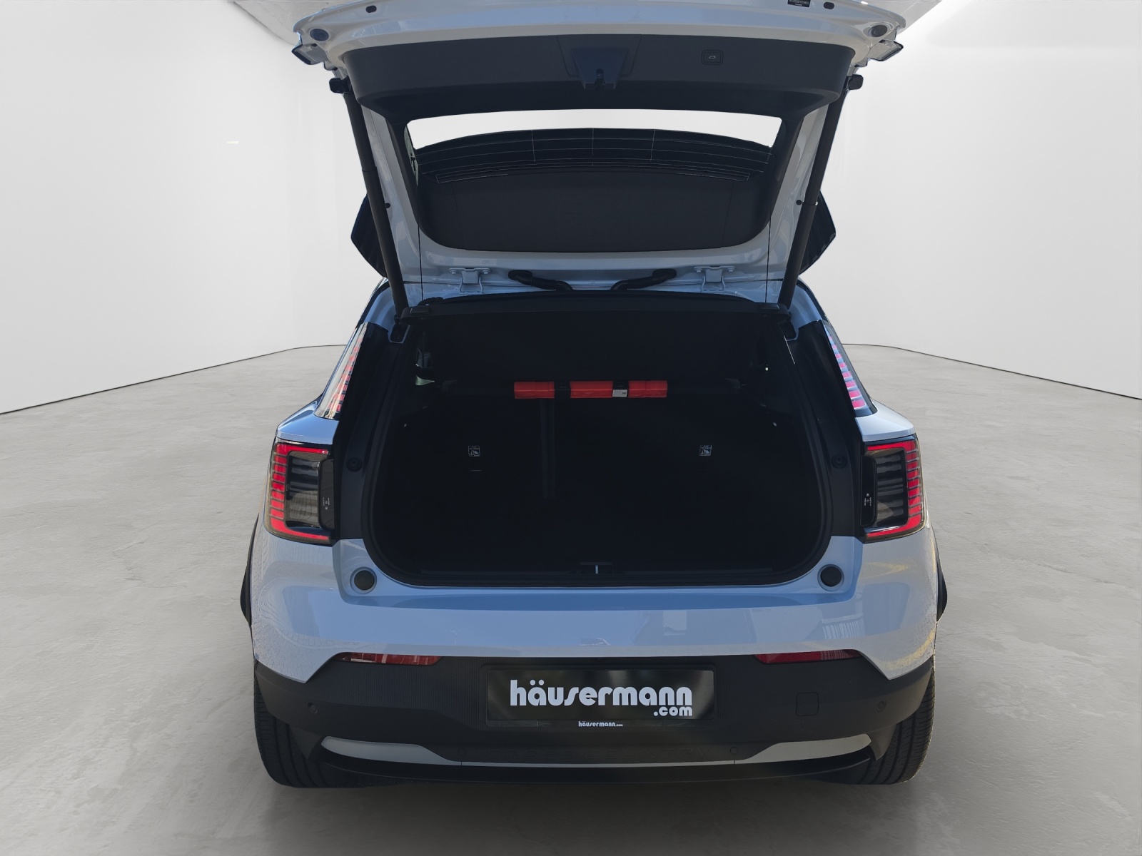 VOLVO EX30 CC P8 Ultra AWD-image-5