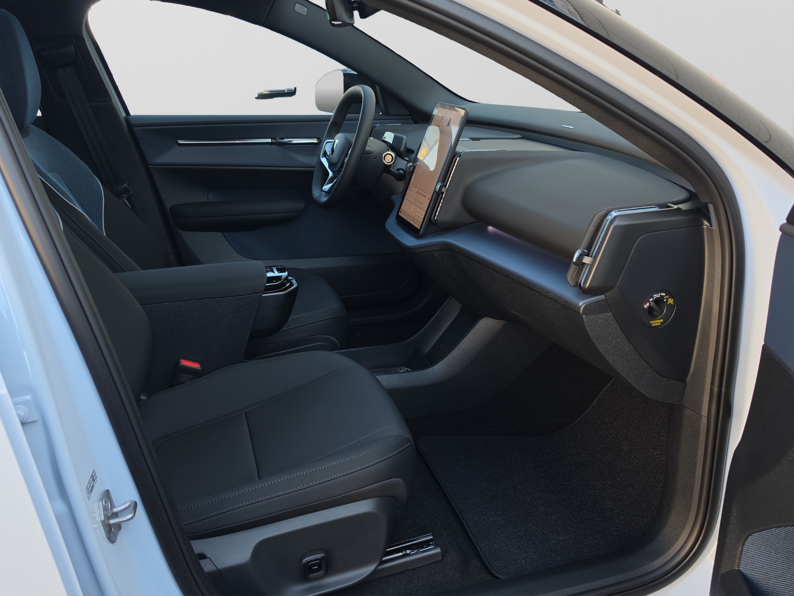 VOLVO EX30 CC P8 Ultra AWD-image-8