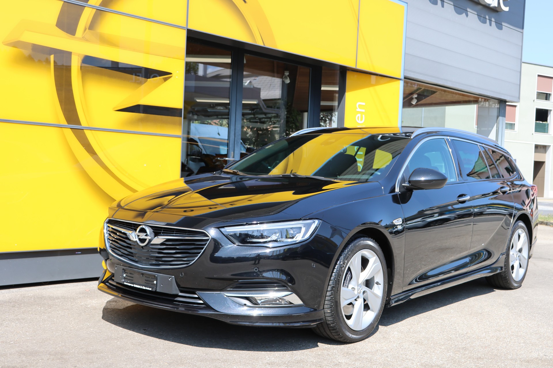 OPEL Insignia 2.0 T Sports Tourer Excellence 4WD Automat.-image-0