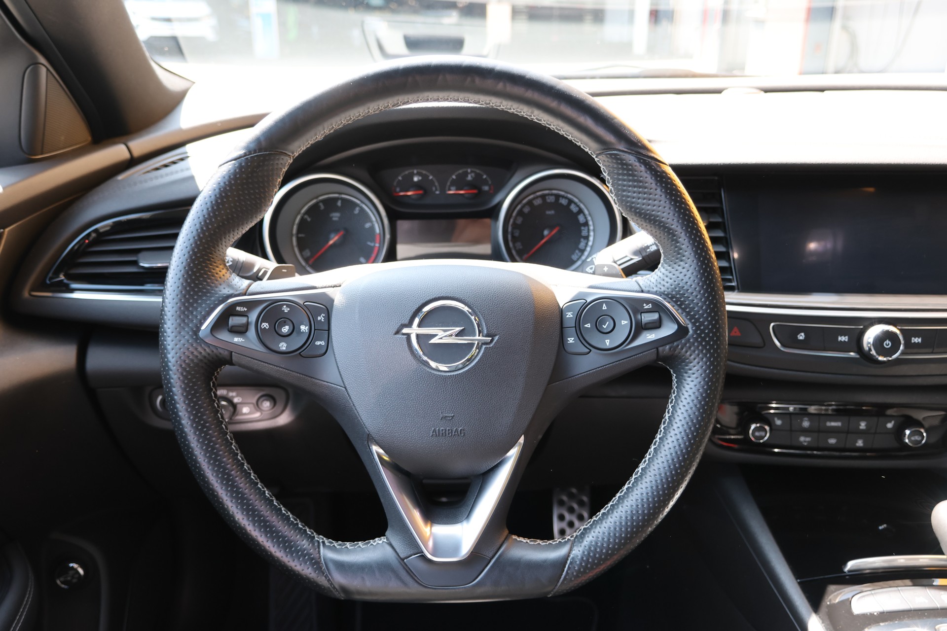 OPEL Insignia 2.0 T Sports Tourer Excellence 4WD Automat.-image-5