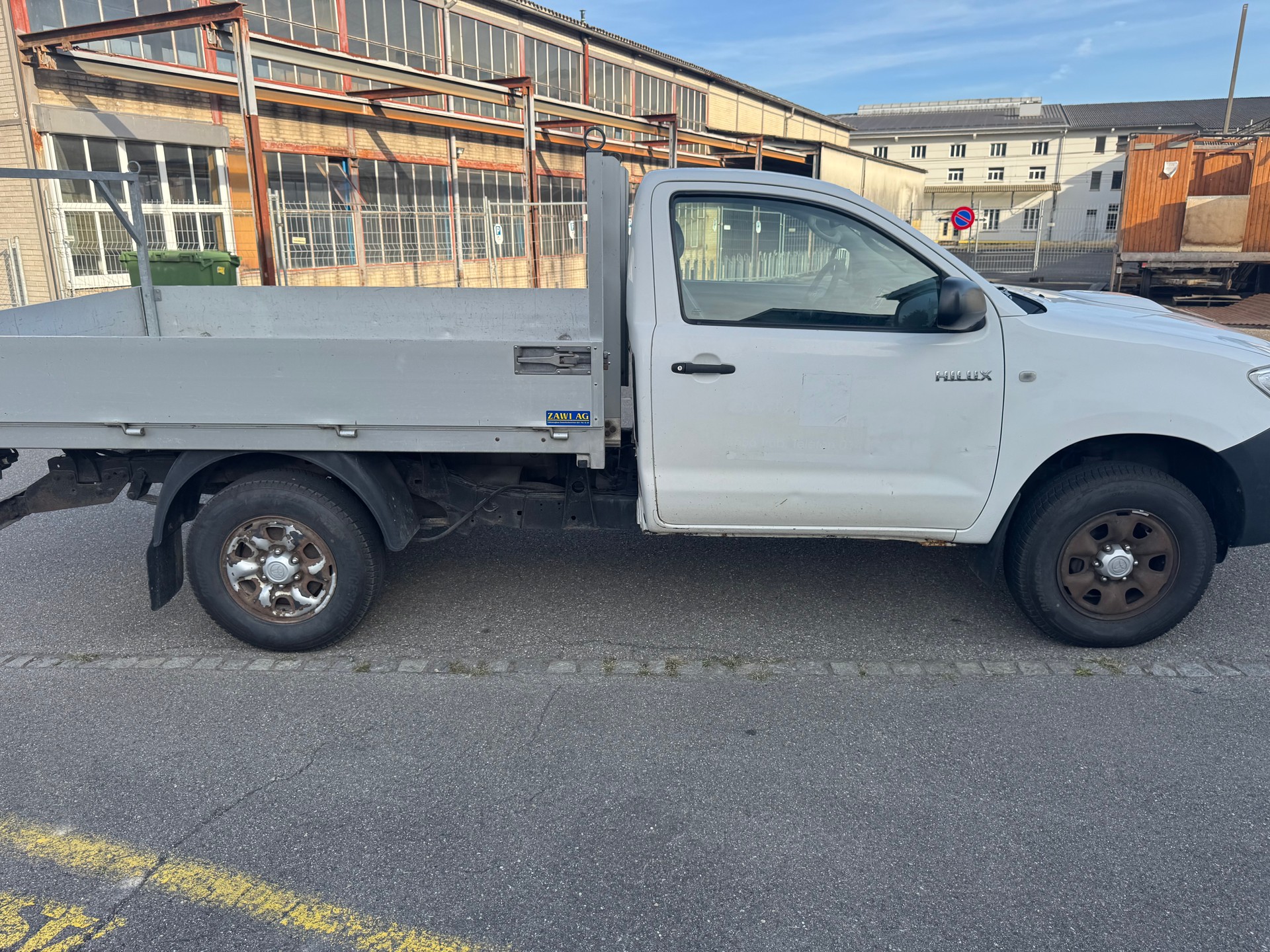 TOYOTA Hilux 4x4 SingleCab LineaTerra-image-3