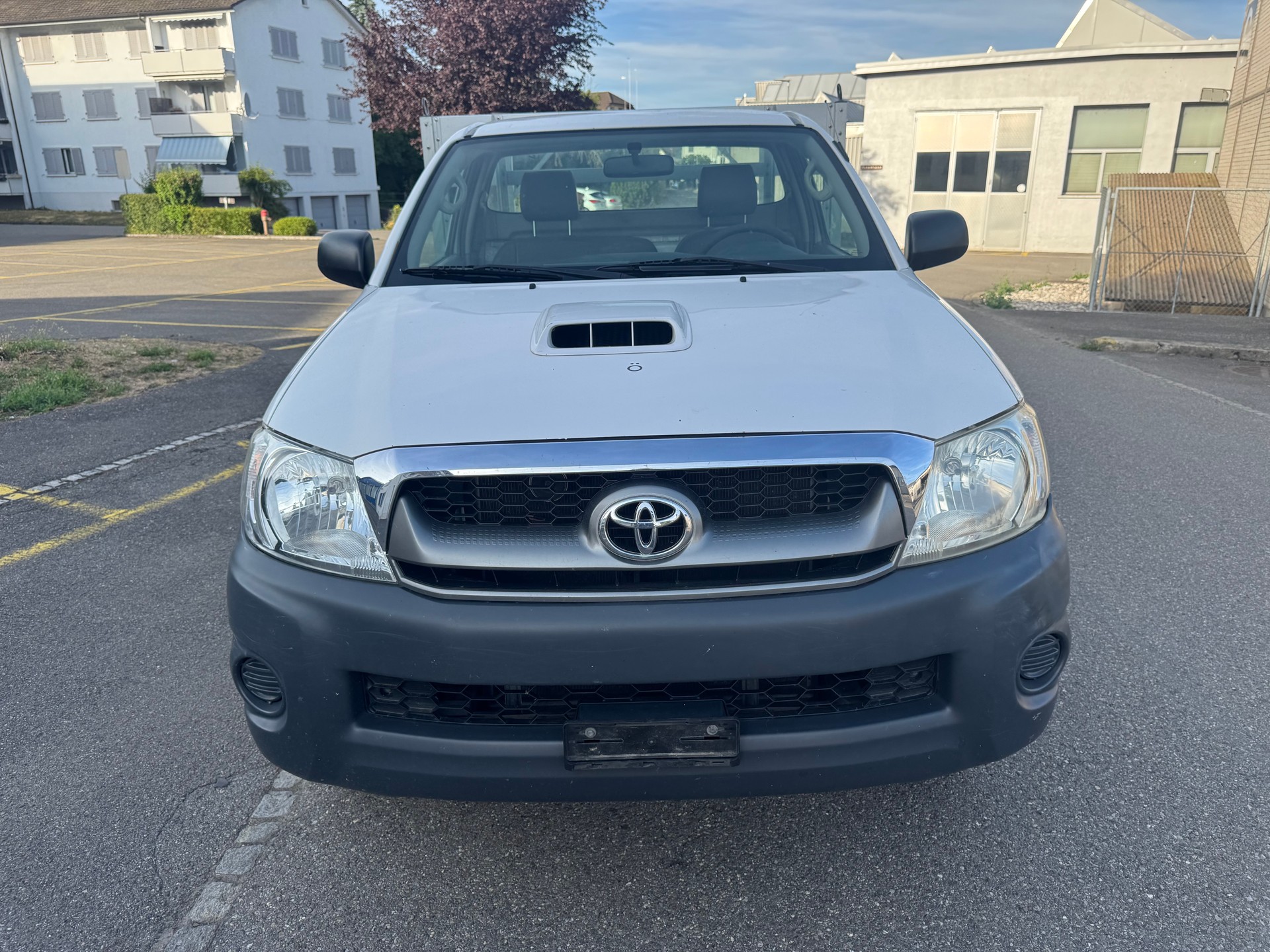 TOYOTA Hilux 4x4 SingleCab LineaTerra-image-1