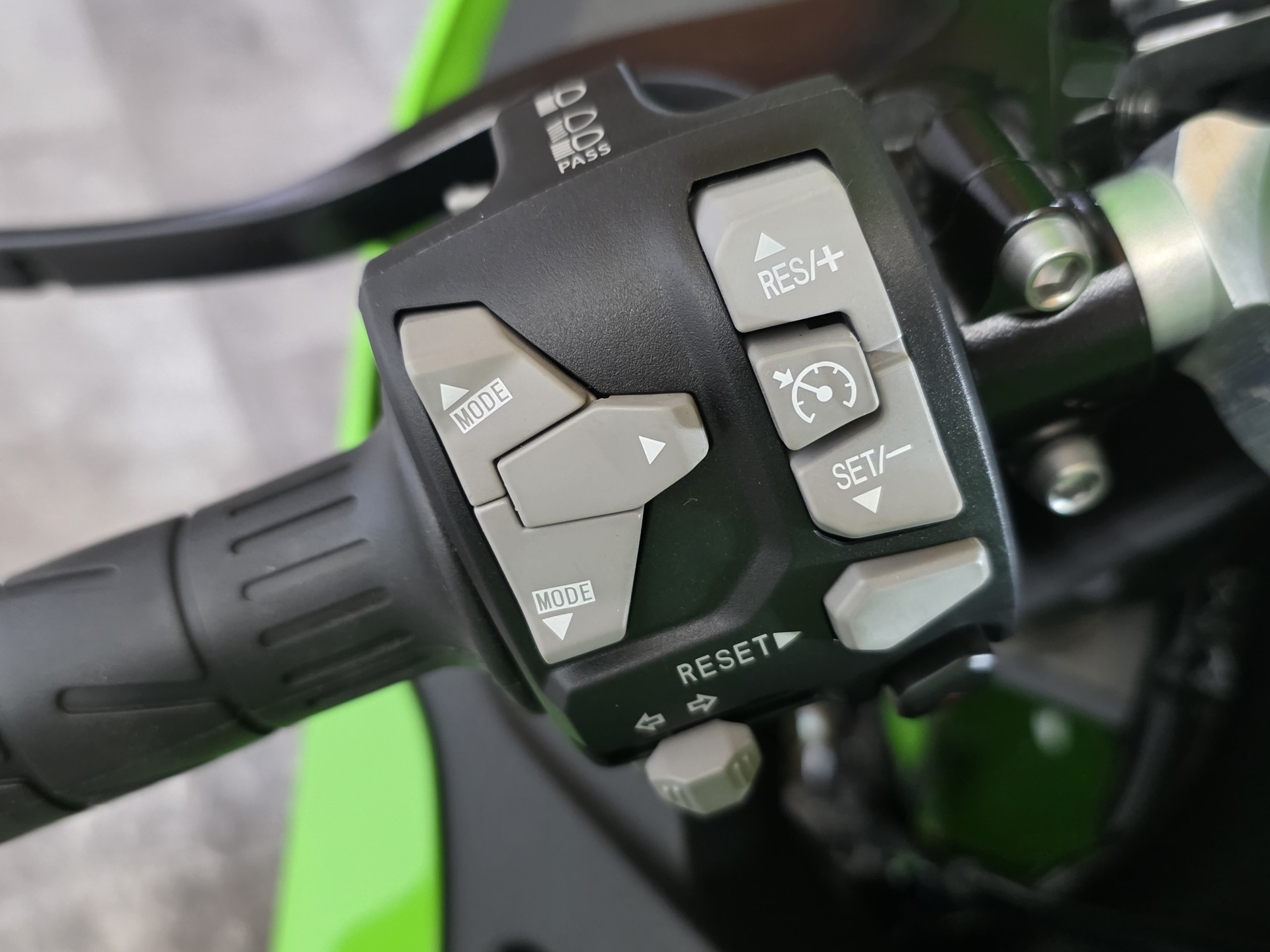 KAWASAKI Ninja ZX-10R-image-9