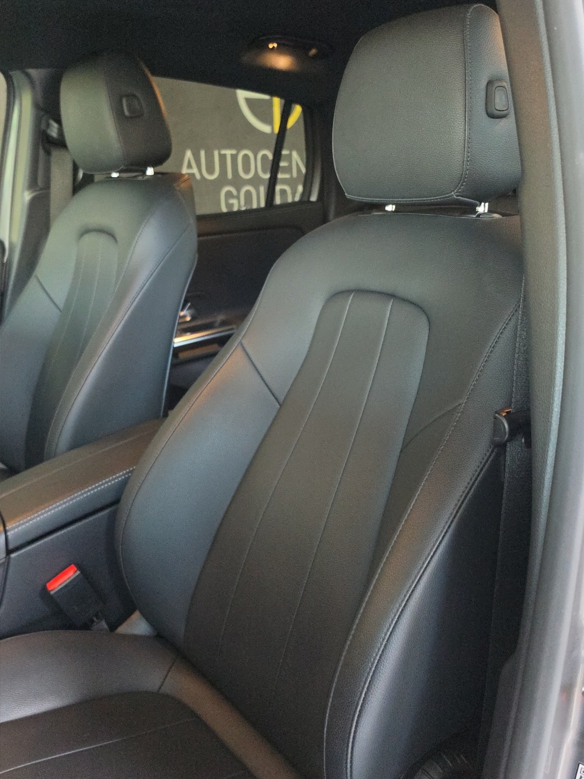 MERCEDES-BENZ EQA 300 4Matic-image-8