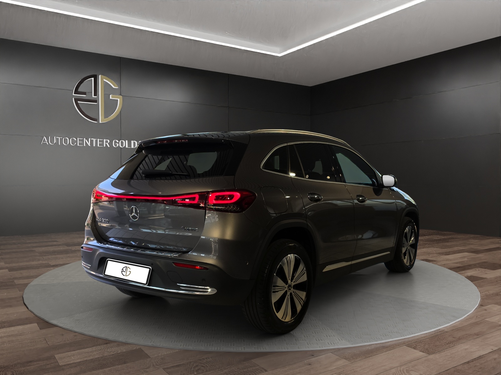 MERCEDES-BENZ EQA 300 4Matic-showroom-element-3