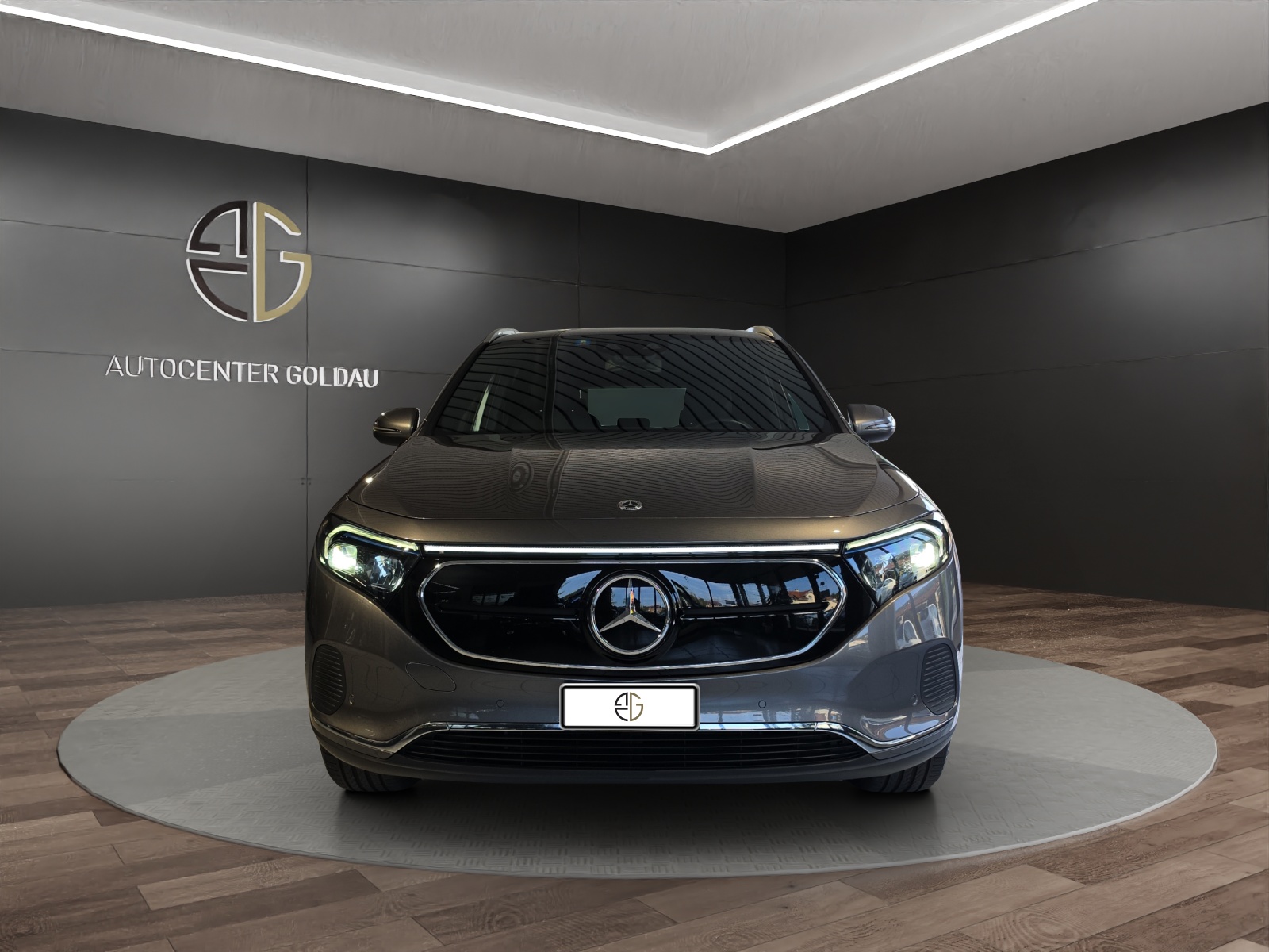 MERCEDES-BENZ EQA 300 4Matic-image-6