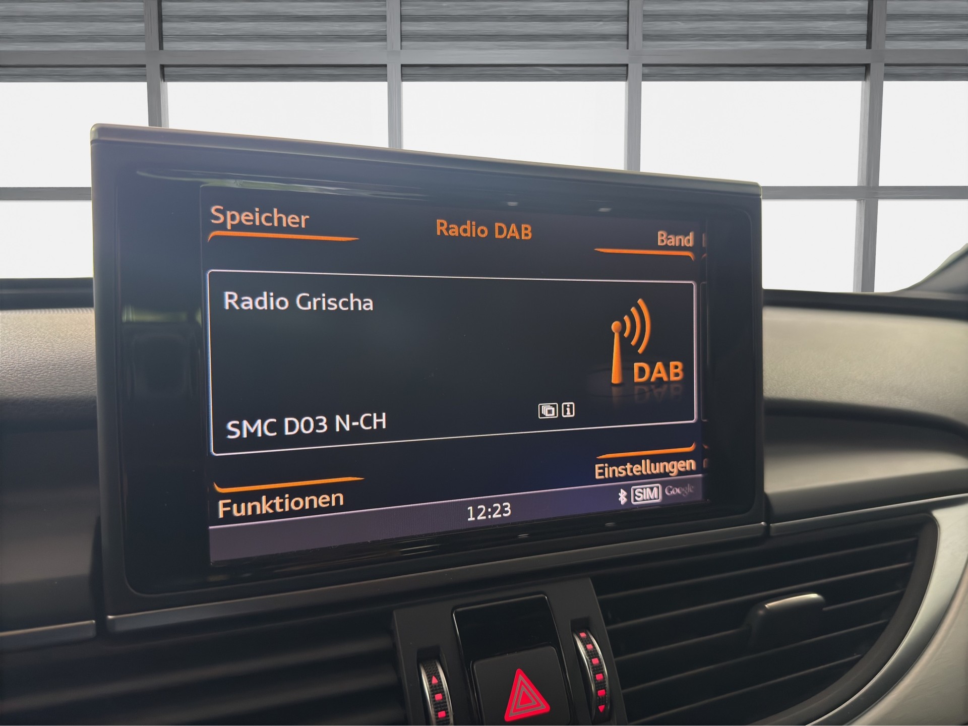 AUDI A6 Avant 3.0 TDI V6 quattro S-tronic-image-11
