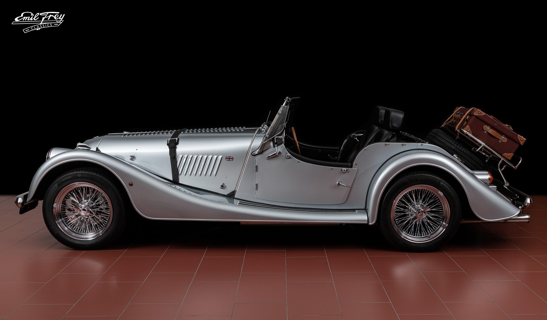 MORGAN Plus 8-showroom-element-1