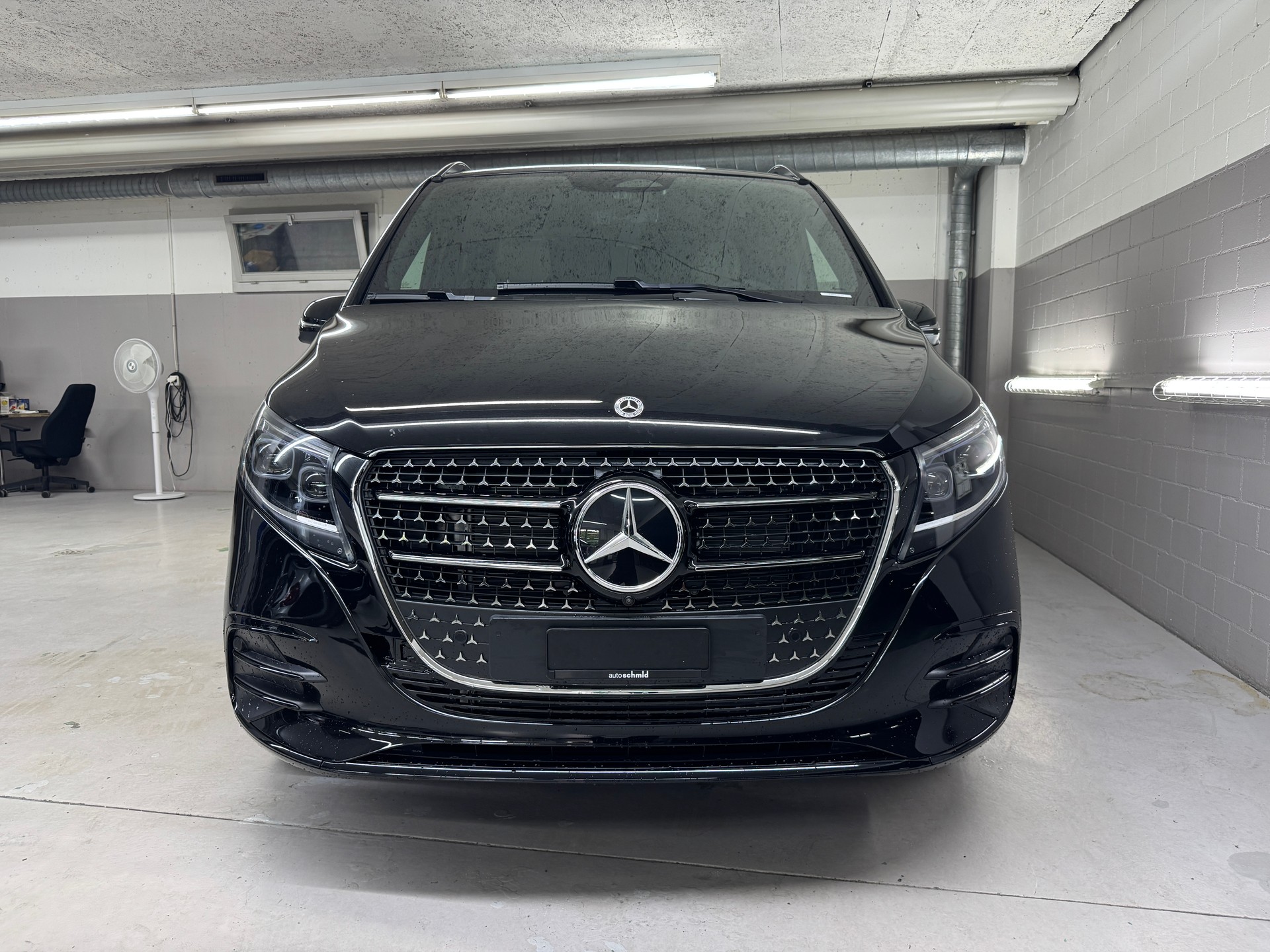 MERCEDES-BENZ V 300 d 4MATIC EXCLUSIVE Swiss Edition 3200mm L-showroom-element-2
