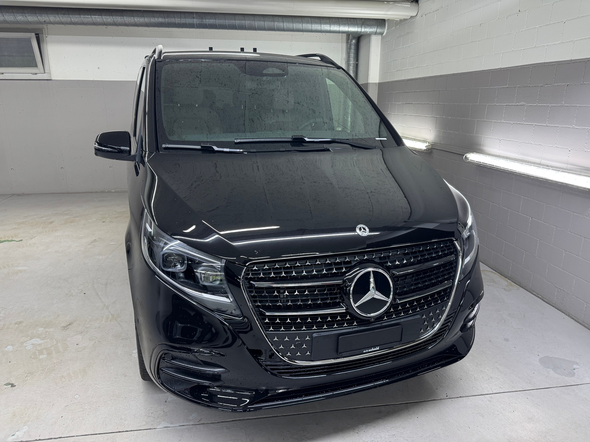 MERCEDES-BENZ V 300 d 4MATIC EXCLUSIVE Swiss Edition 3200mm L-showroom-element-1