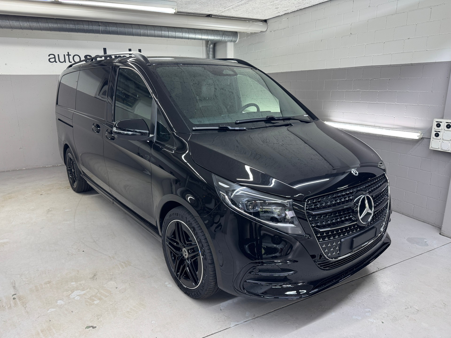 MERCEDES-BENZ V 300 d 4MATIC EXCLUSIVE Swiss Edition 3200mm L