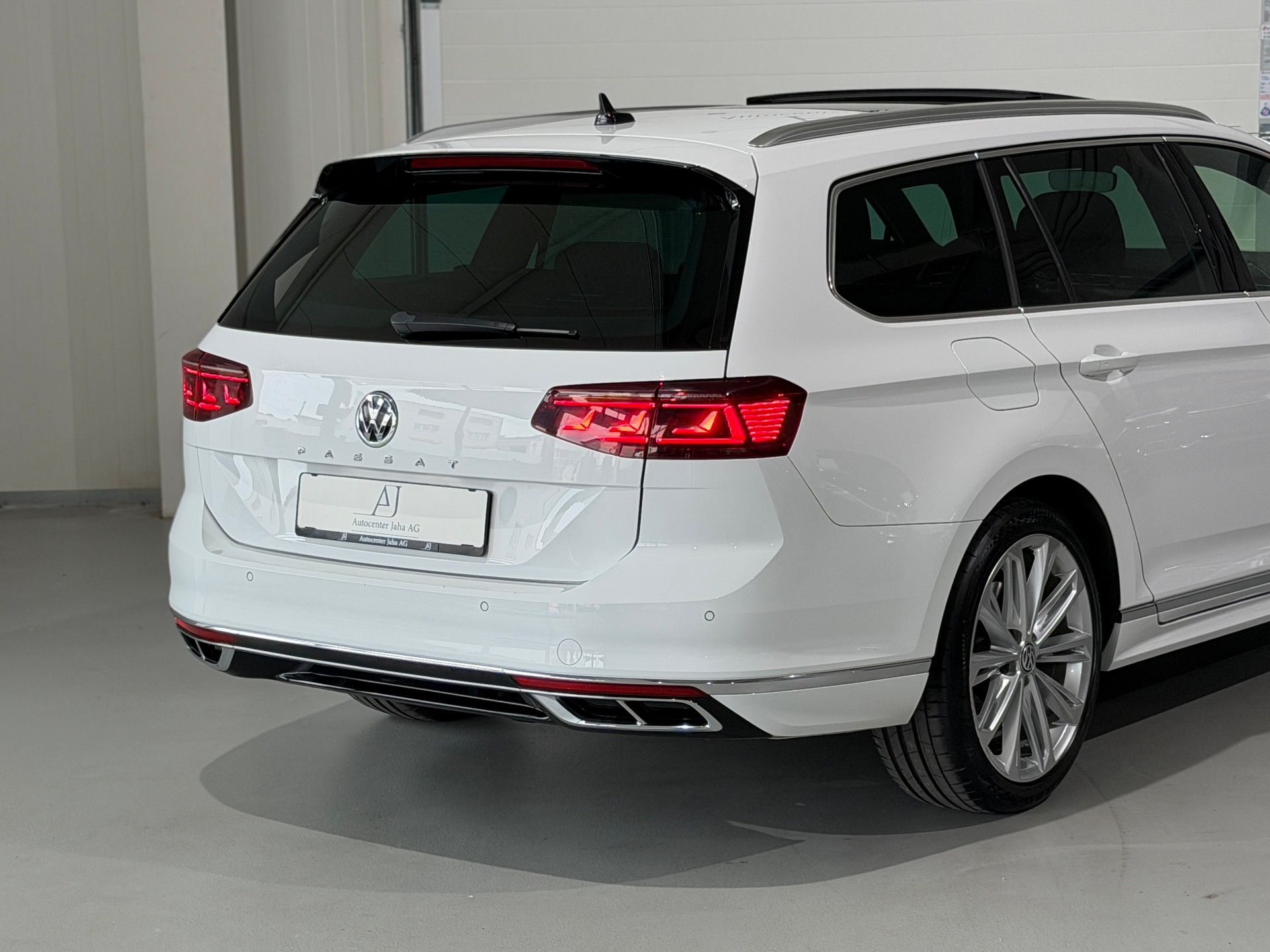 VW Passat 2.0 TDI BMT R-Line Edition 4Motion DSG (CH)-image-6