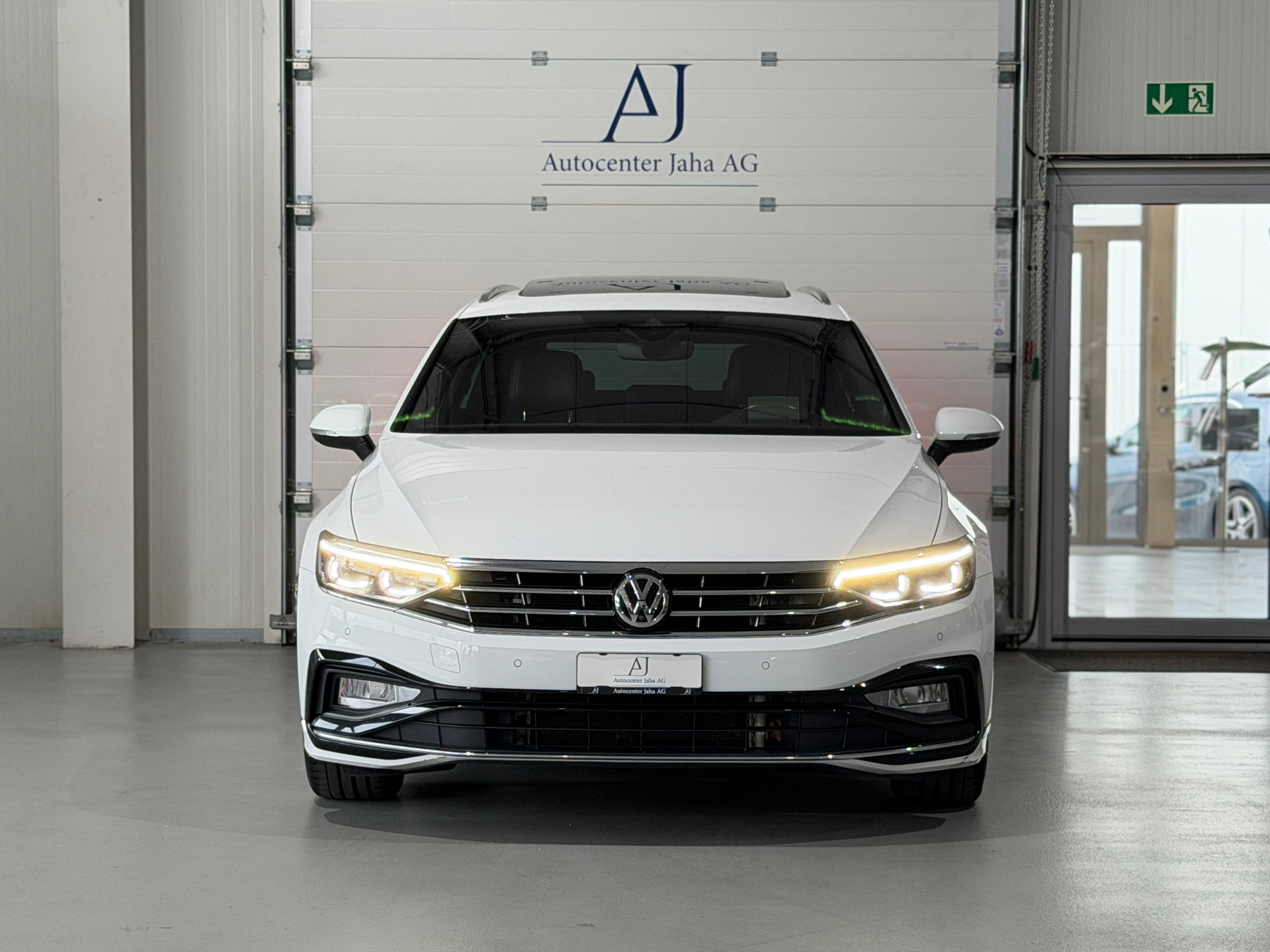 VW Passat 2.0 TDI BMT R-Line Edition 4Motion DSG (CH)-image-3
