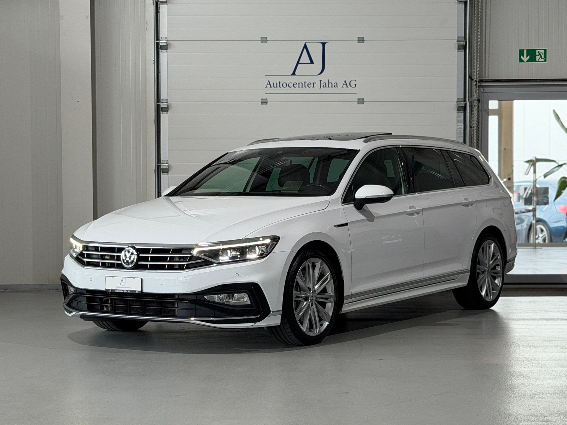 VW Passat 2.0 TDI BMT R-Line Edition 4Motion DSG (CH)-image-2