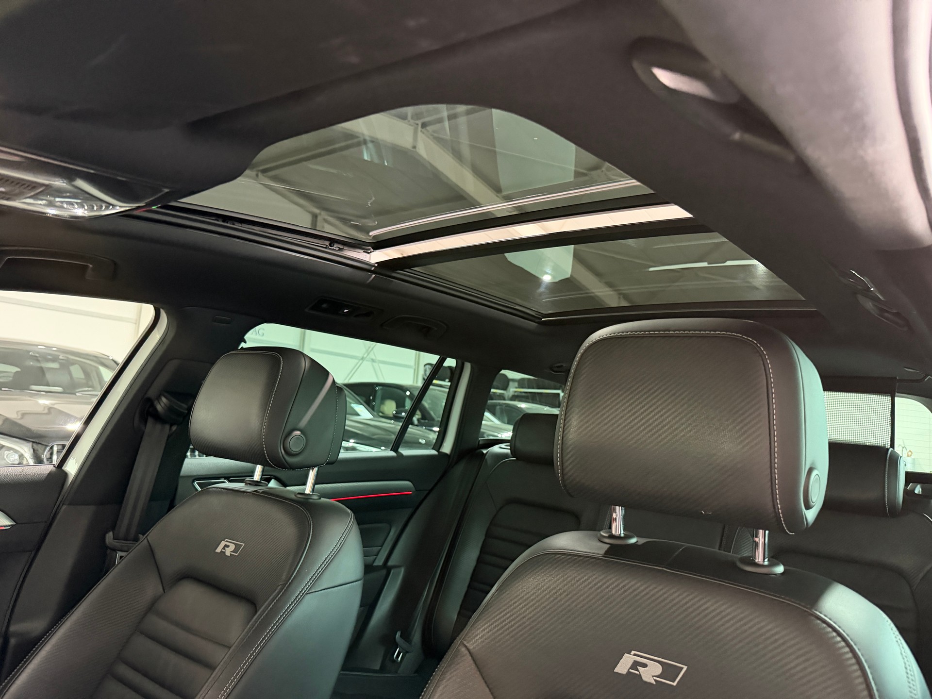 VW Passat 2.0 TDI BMT R-Line Edition 4Motion DSG (CH)-image-14