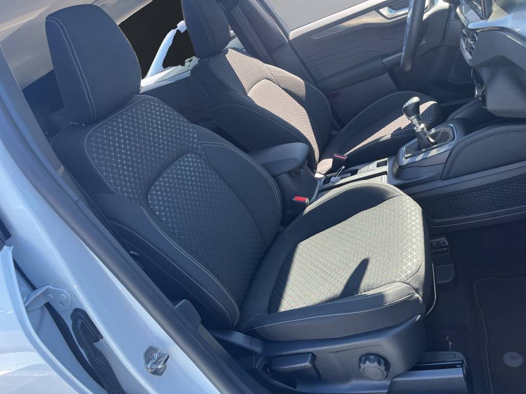 FORD Kuga 1.5 SCTi Titanium FWD-image-9
