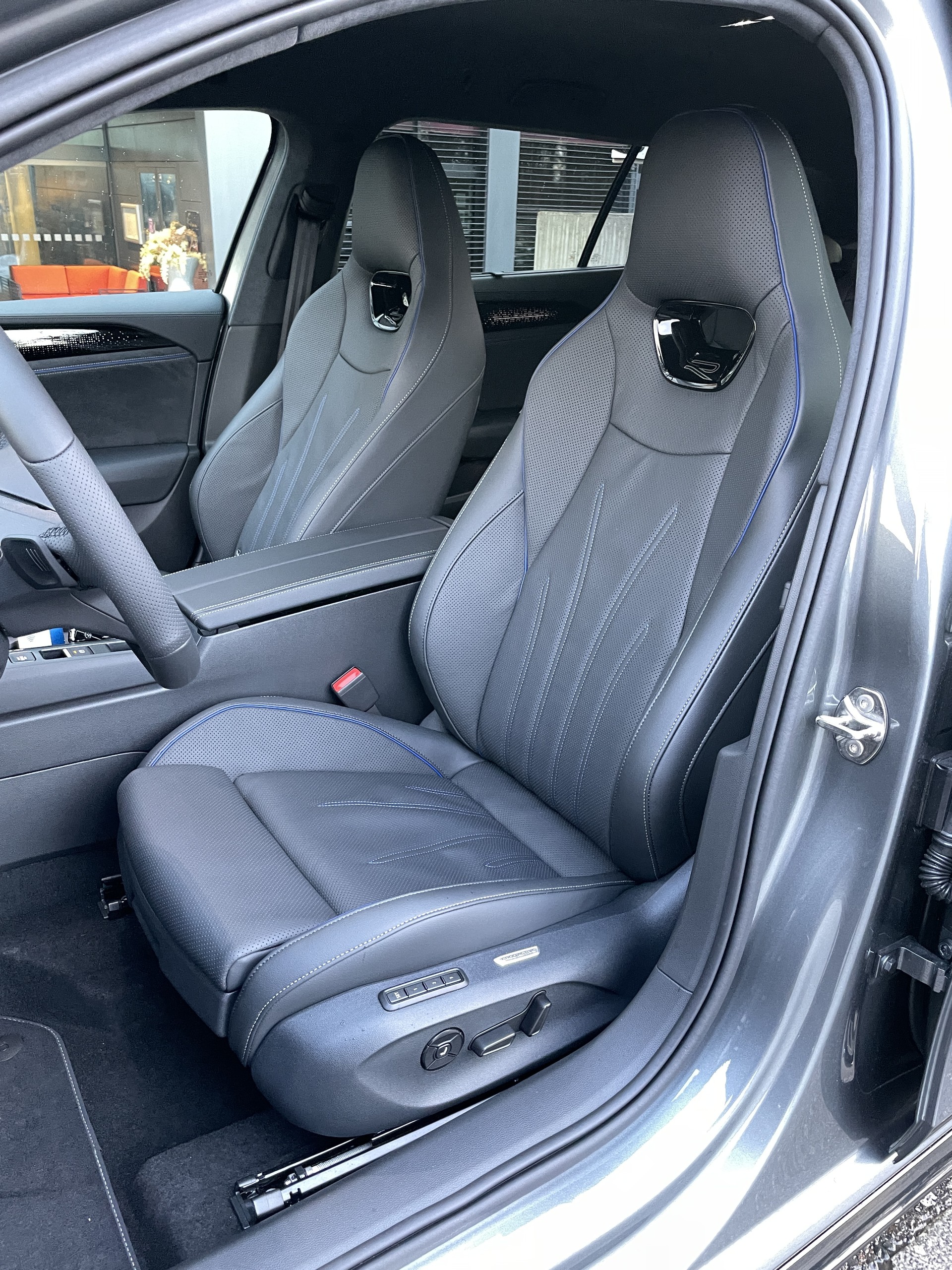 VW Passat Variant 2.0 TDI evo R-Line 4 Motion DSG-image-12