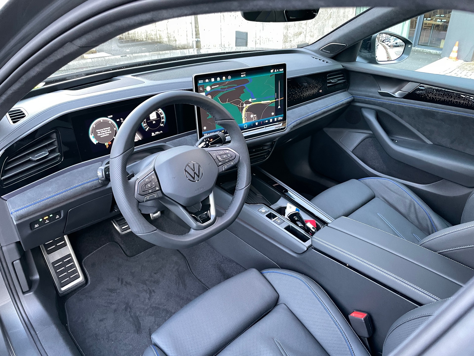 VW Passat Variant 2.0 TDI evo R-Line 4 Motion DSG-image-9