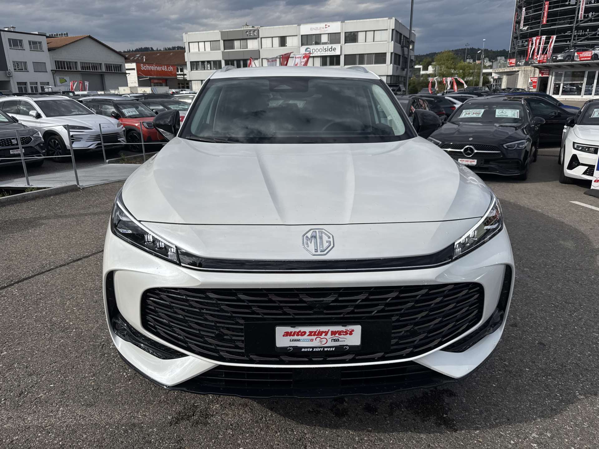 MG HS 1.5 T PHEV Comfort 272PS Automat-image-13