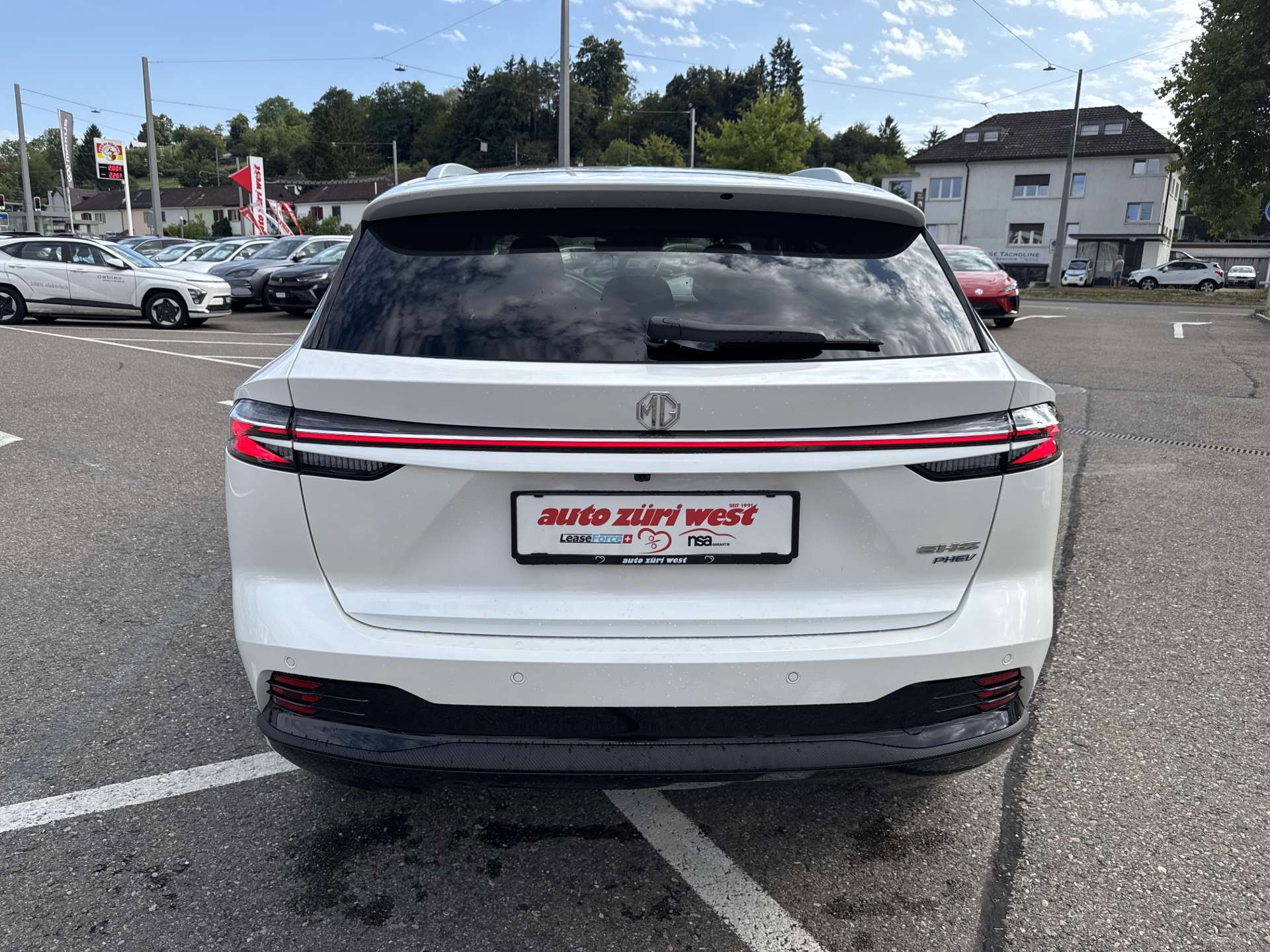 MG HS 1.5 T PHEV Comfort 272PS Automat-image-14