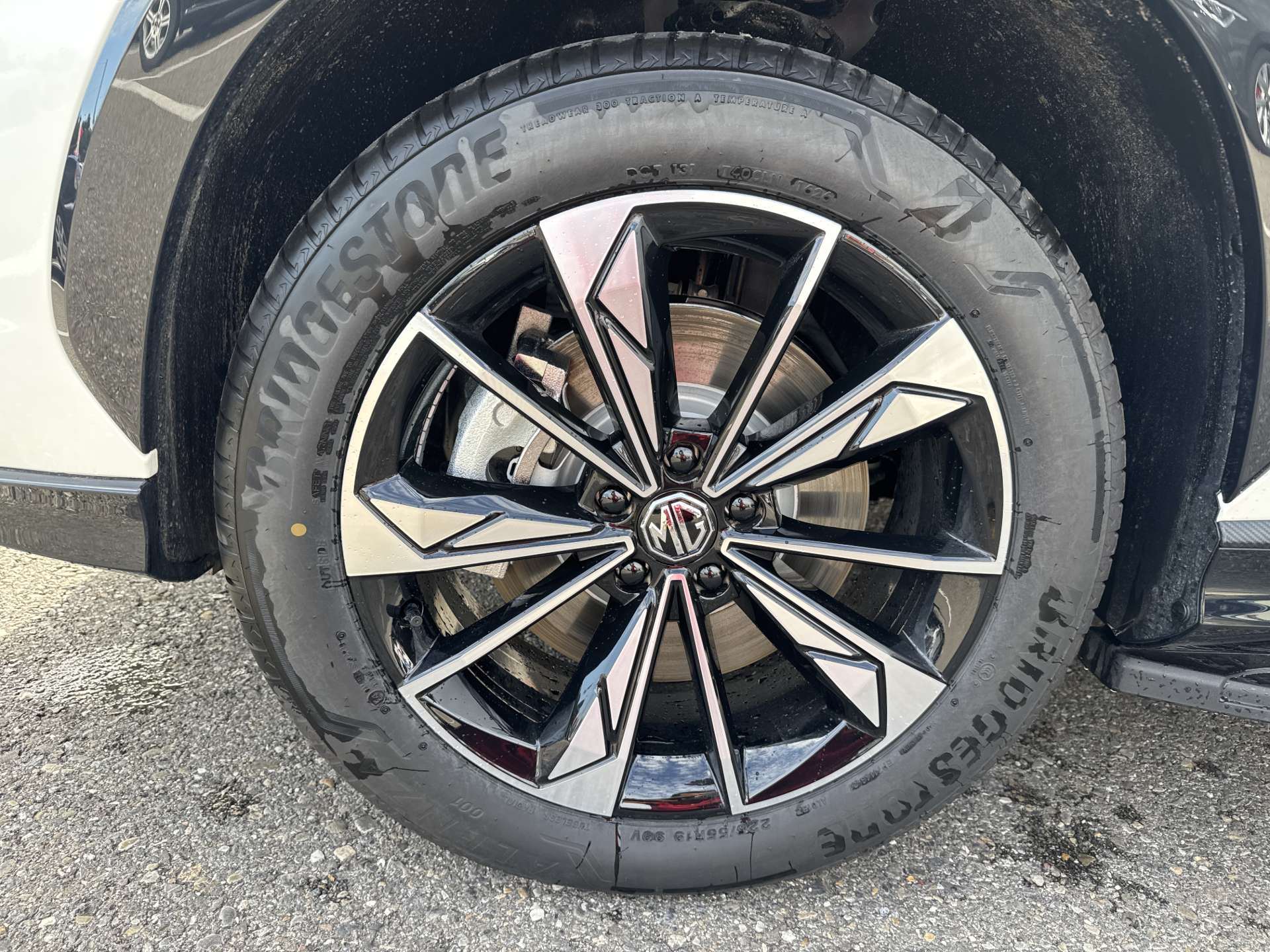 MG HS 1.5 T PHEV Comfort 272PS Automat-image-8
