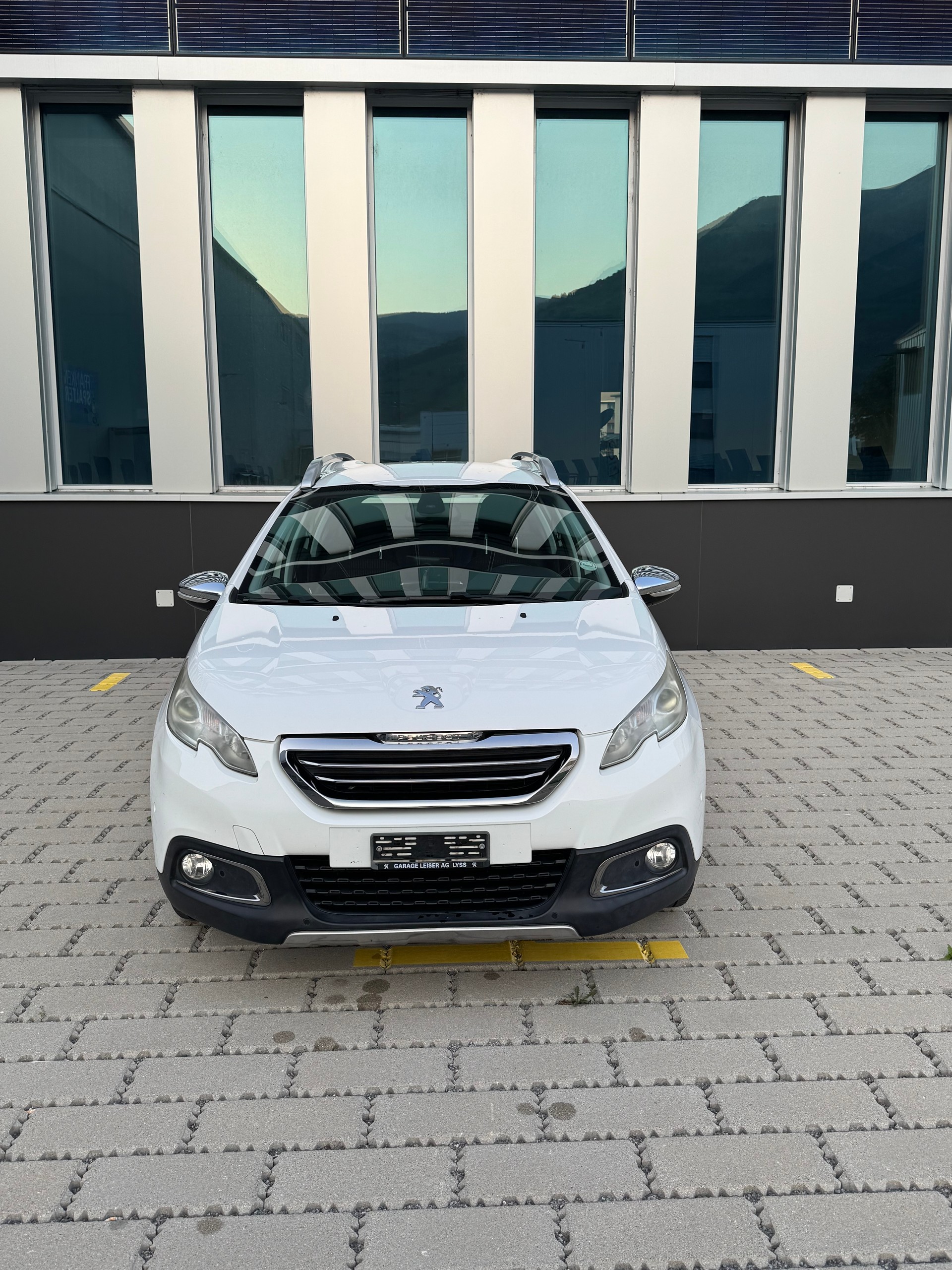 PEUGEOT 2008 1.6 e-HDi Allure EGS6-image-0