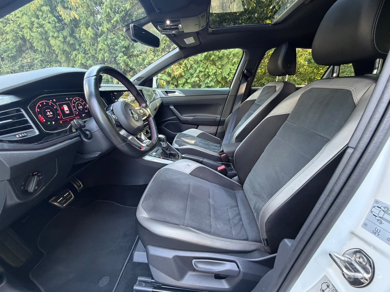 VW Polo 2.0 TSI GTI DSG-image-9