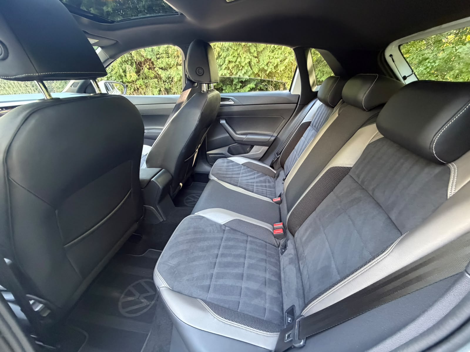 VW Polo 2.0 TSI GTI DSG-image-11