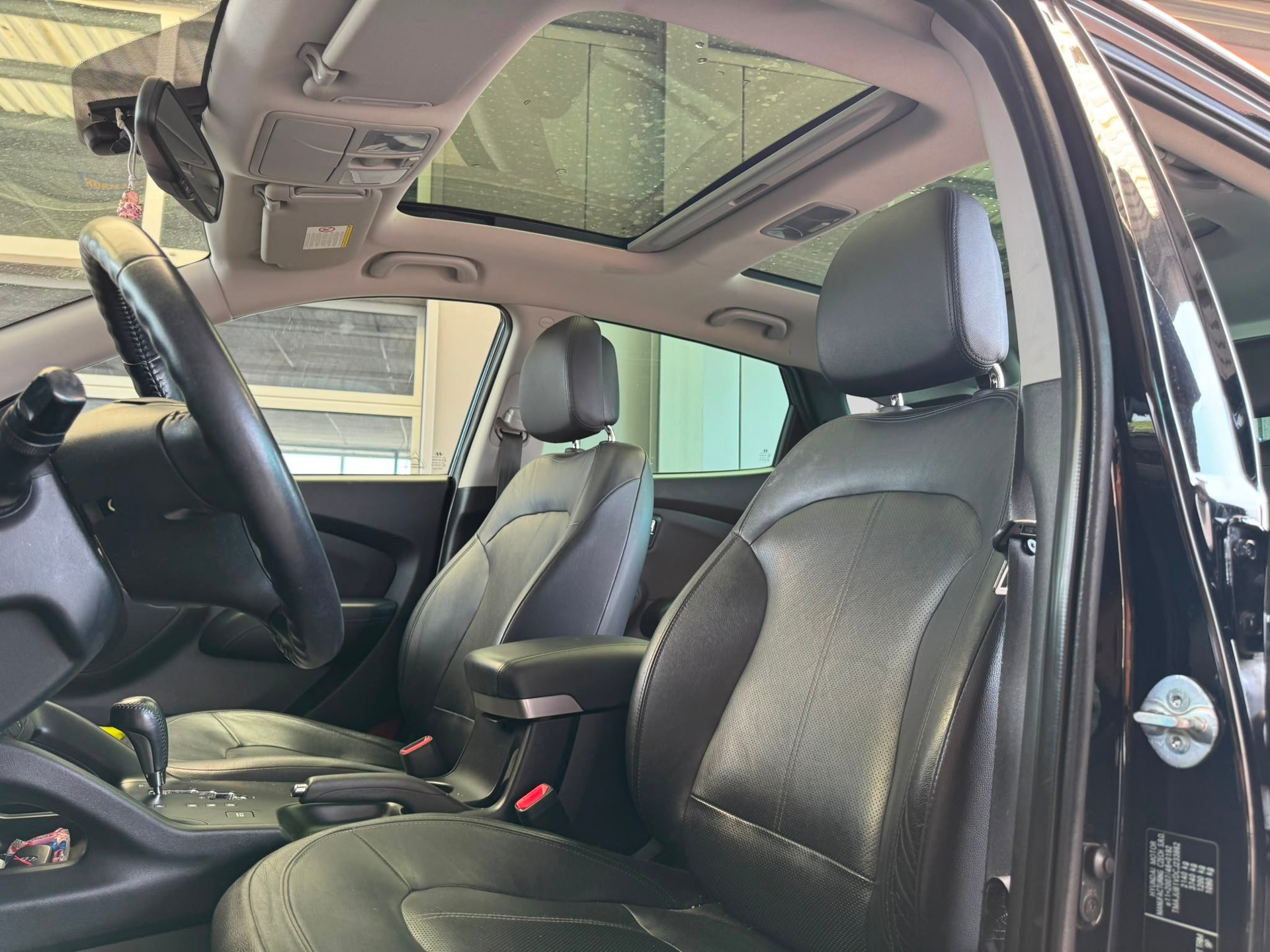 HYUNDAI iX 35 2.0 CRDi Style 4WD Automatic-image-12