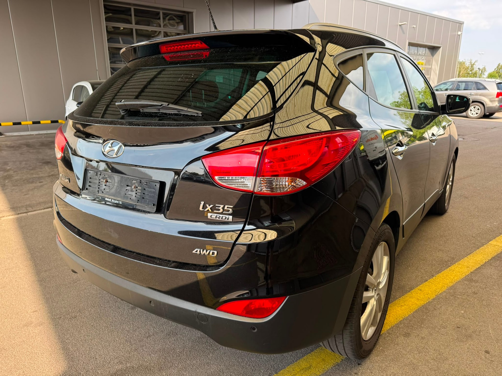 HYUNDAI iX 35 2.0 CRDi Style 4WD Automatic-image-7