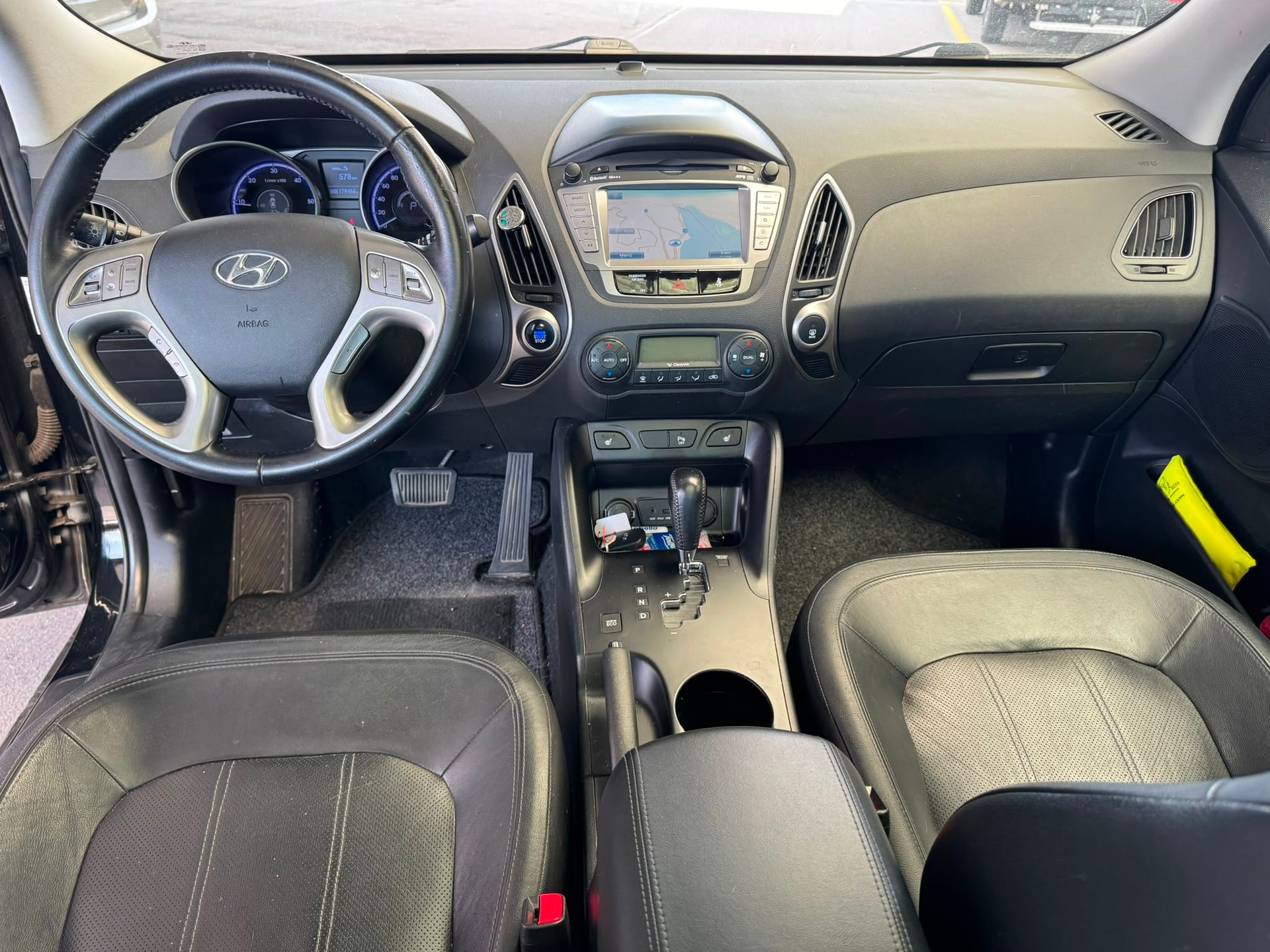 HYUNDAI iX 35 2.0 CRDi Style 4WD Automatic-image-8