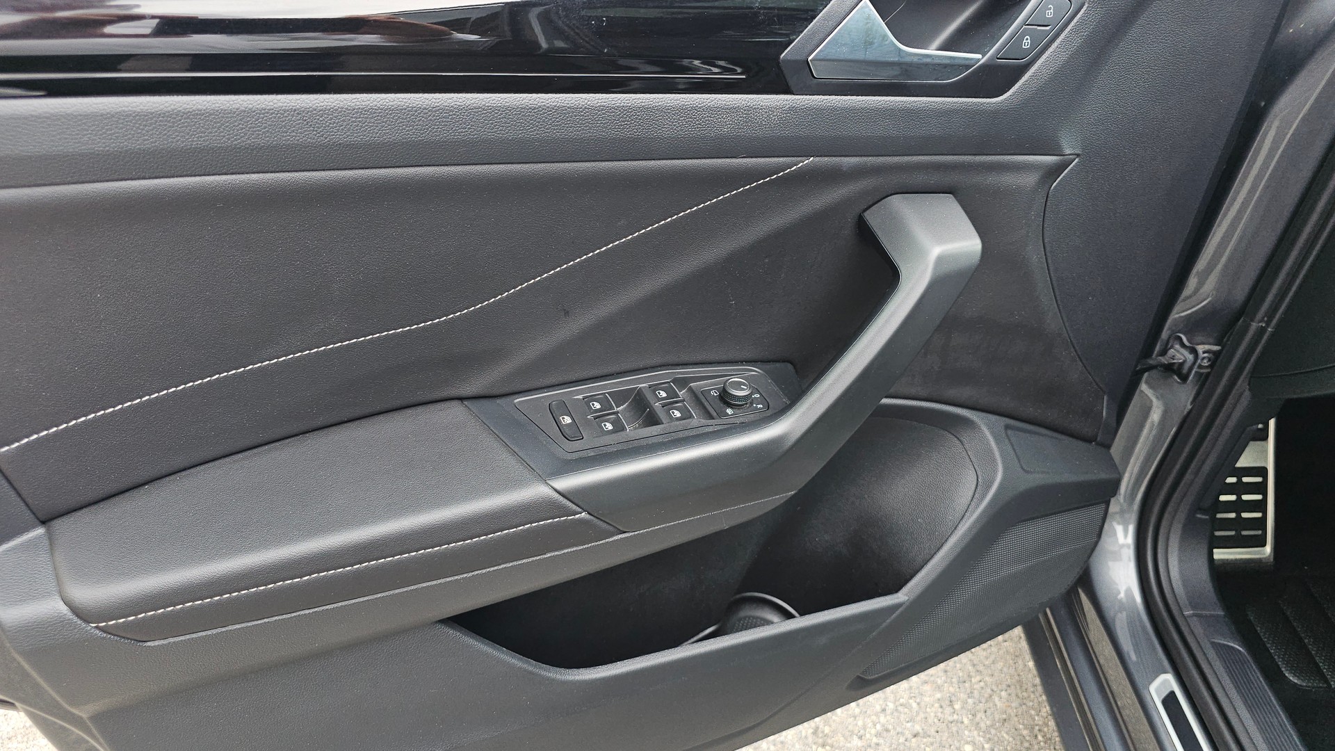 VW T-Roc 1.5 TSI EVO R-Line DSG-image-13