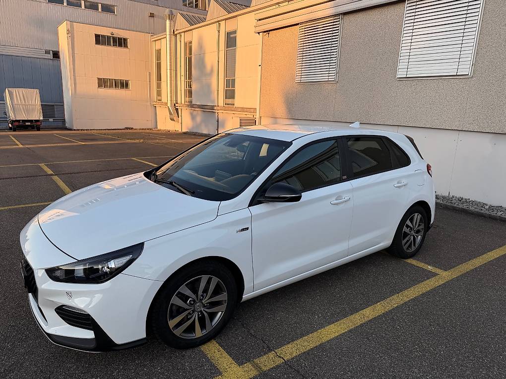 HYUNDAI i30-image-2