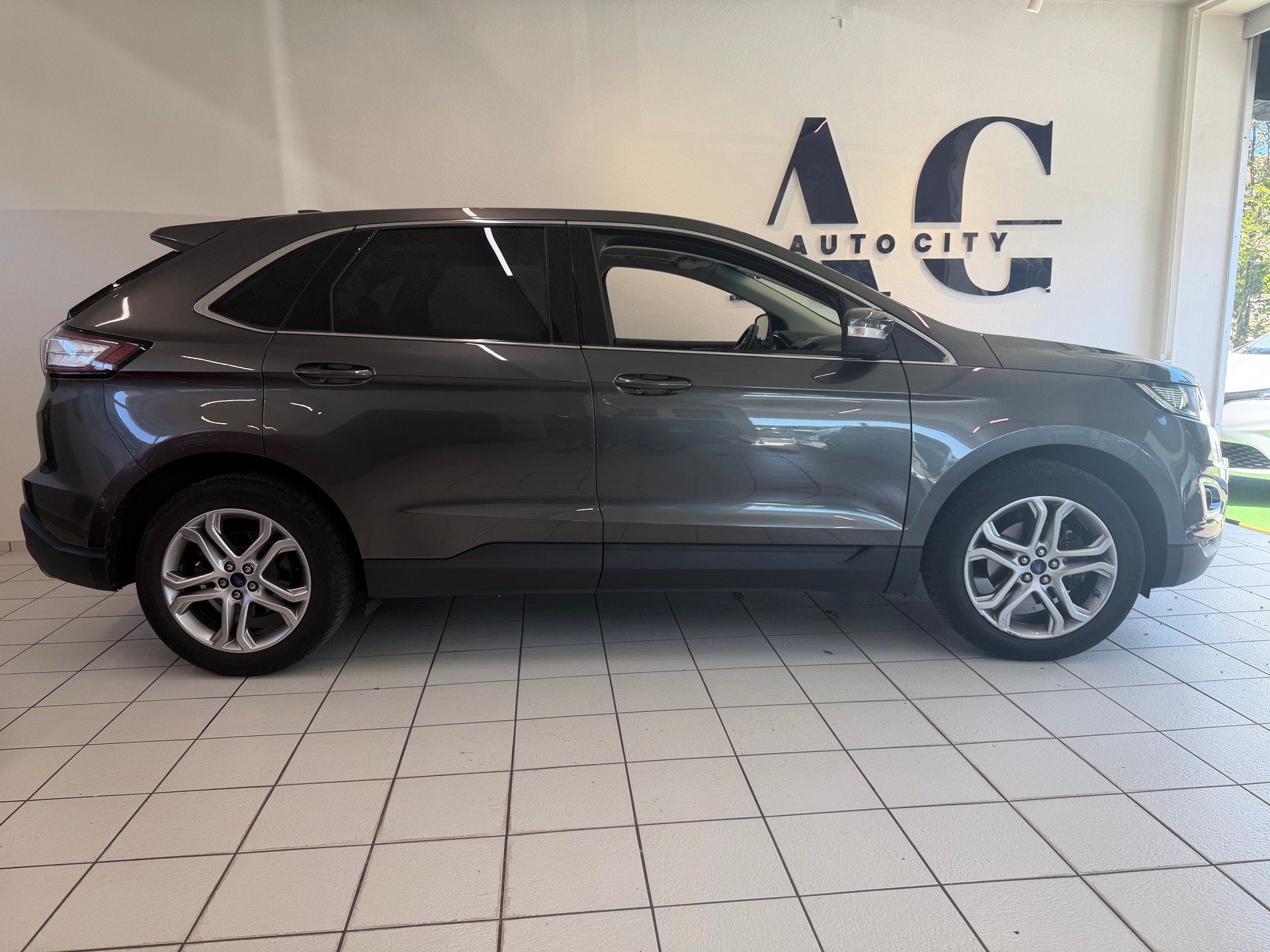 FORD Edge 2.0 TDCi Titanium 4WD PowerShift-image-2
