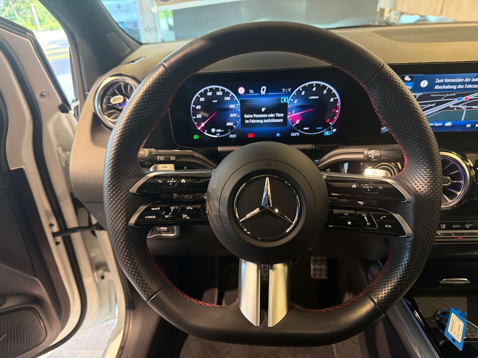 MERCEDES-BENZ B 250 4Matic AMG-Line 224PS DCT-Automat-image-15