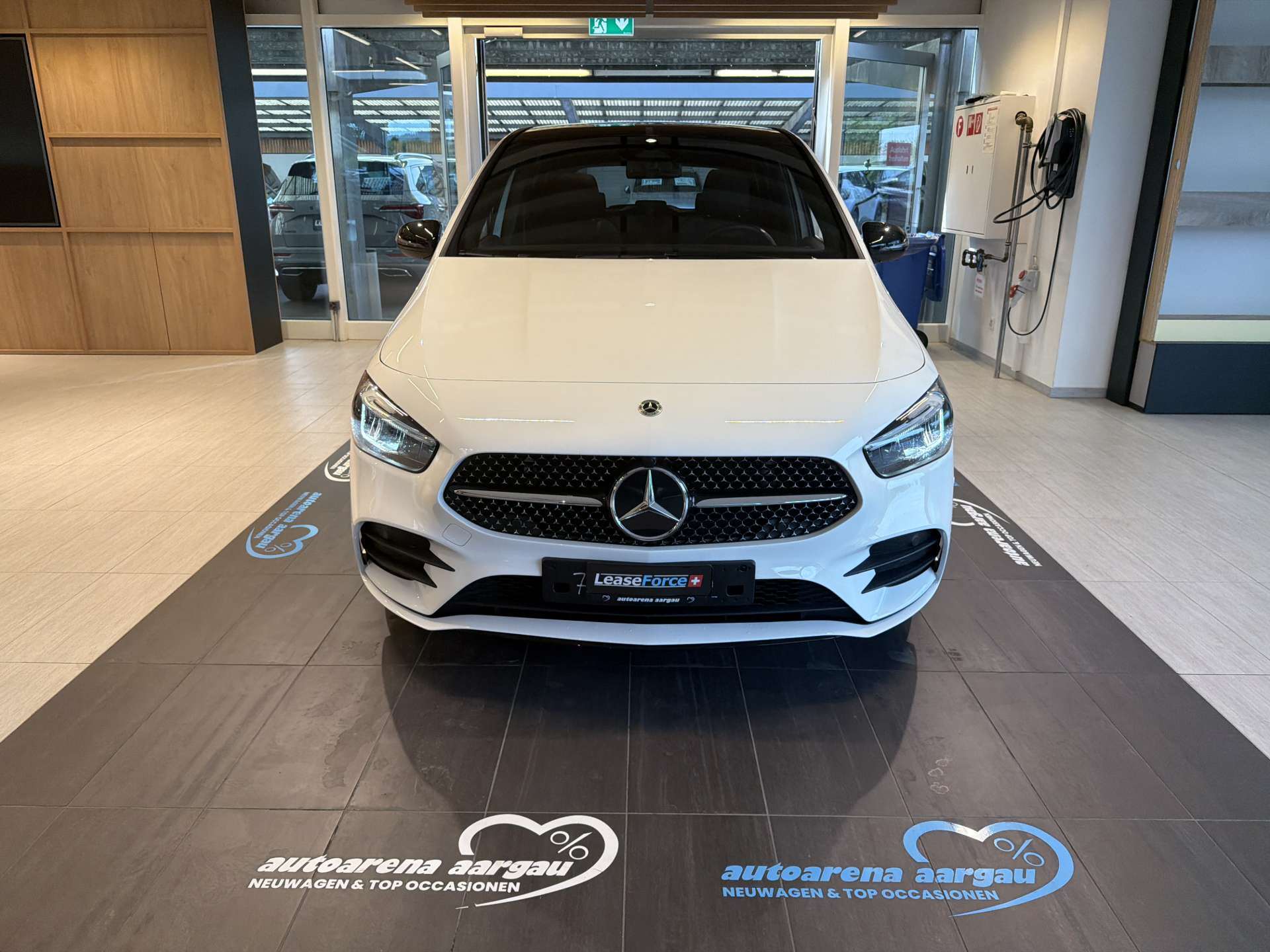 MERCEDES-BENZ B 250 4Matic AMG-Line 224PS DCT-Automat-image-10