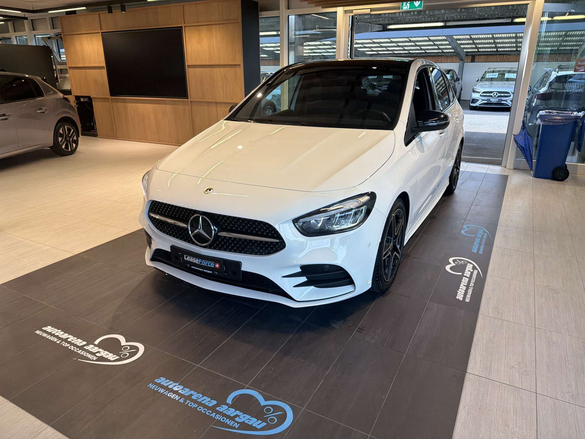 MERCEDES-BENZ B 250 4Matic AMG-Line 224PS DCT-Automat-image-0