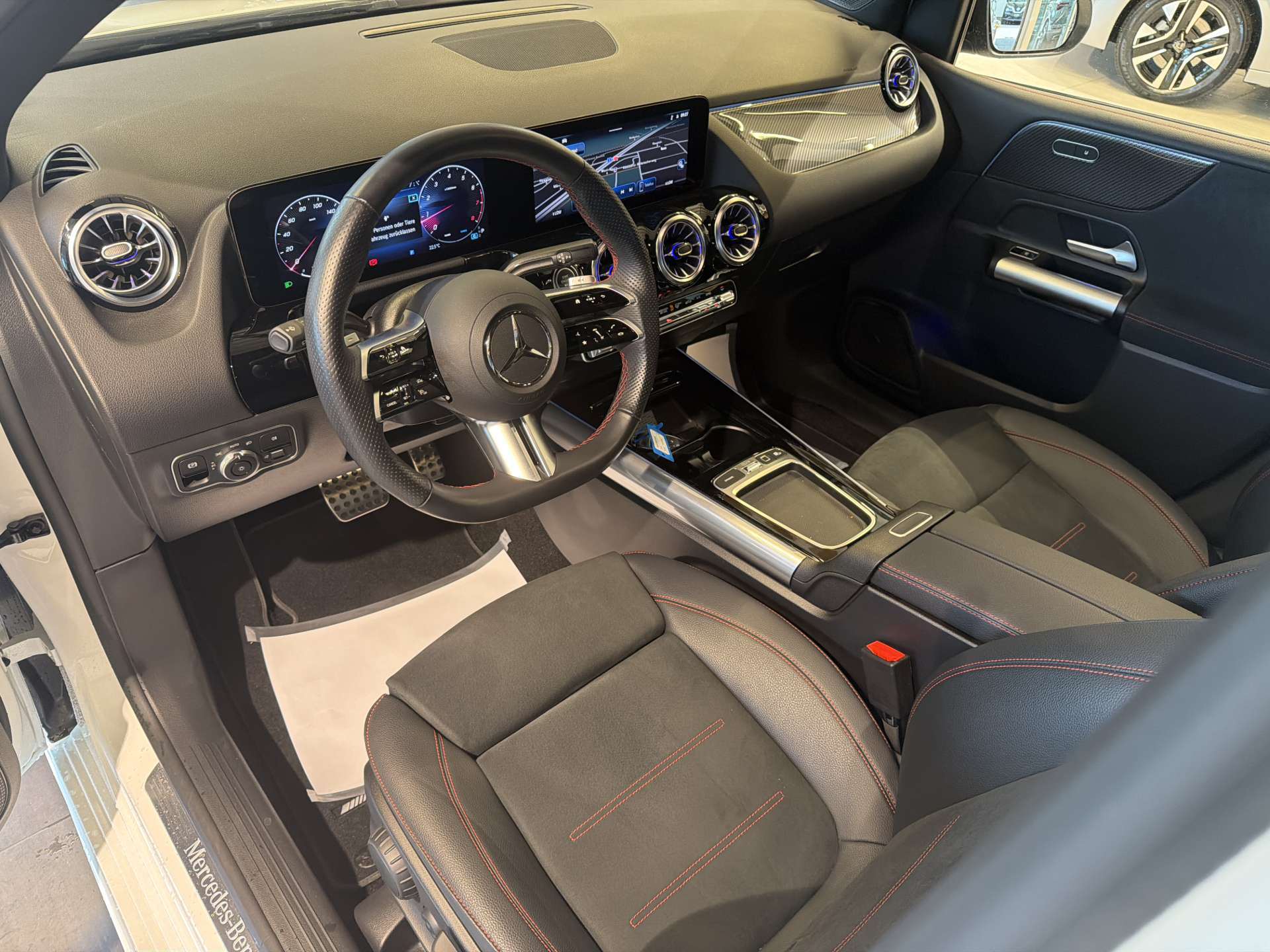 MERCEDES-BENZ B 250 4Matic AMG-Line 224PS DCT-Automat-image-5