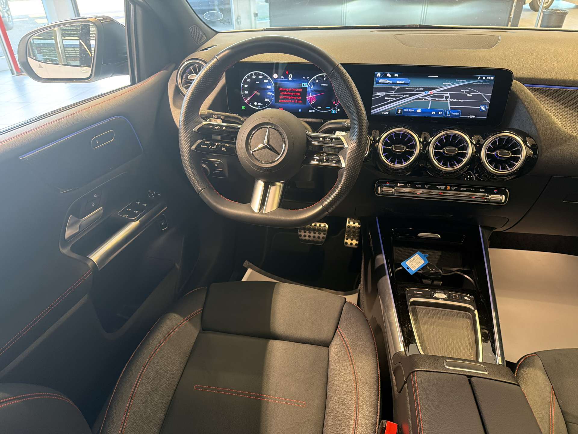 MERCEDES-BENZ B 250 4Matic AMG-Line 224PS DCT-Automat-image-4