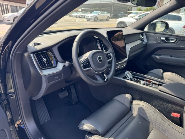 VOLVO XC60 2.0 B5 MH Black Edition AWD-image-8