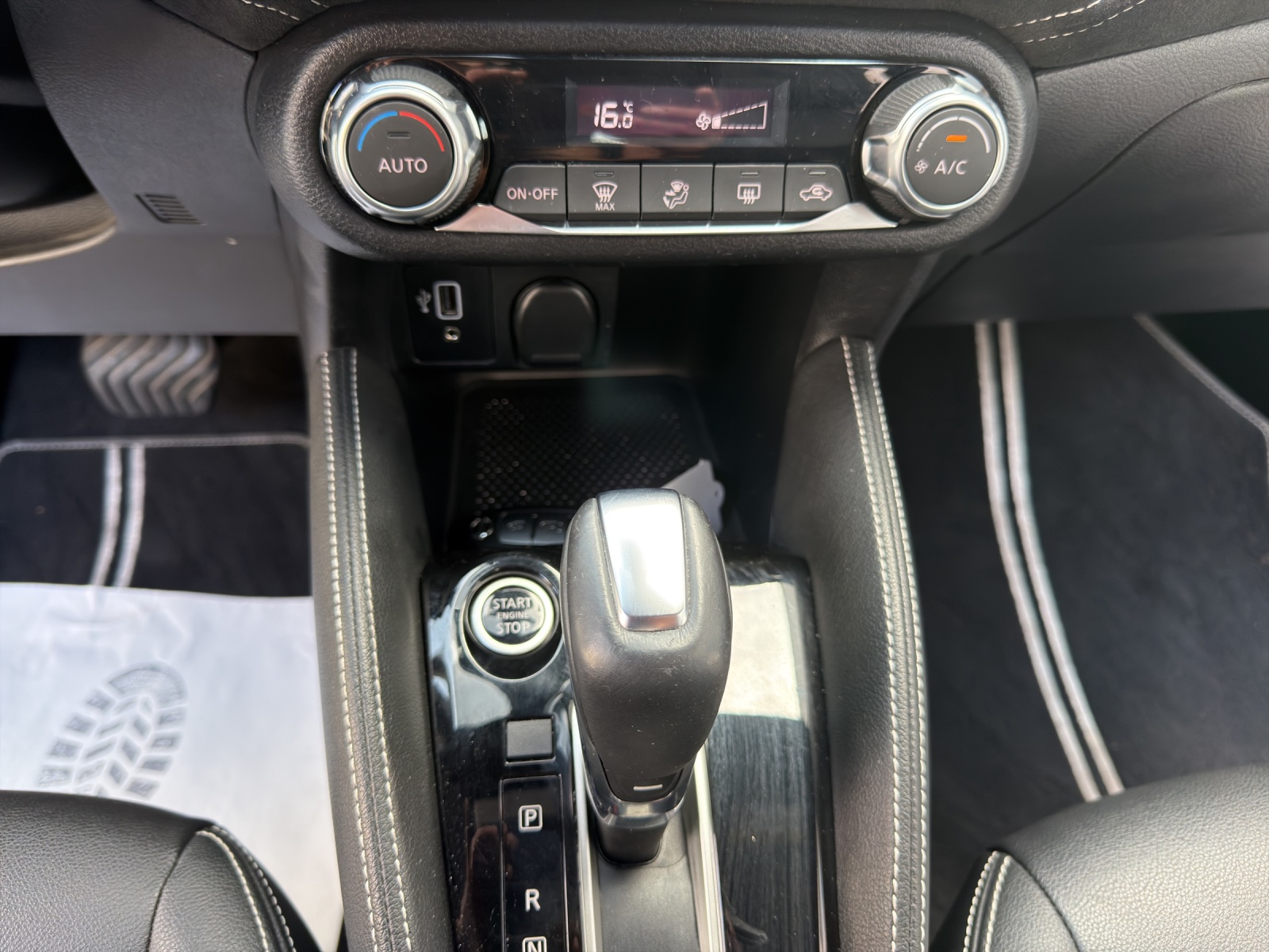 NISSAN Micra IG-T 100 n-sport Xtronic-image-15