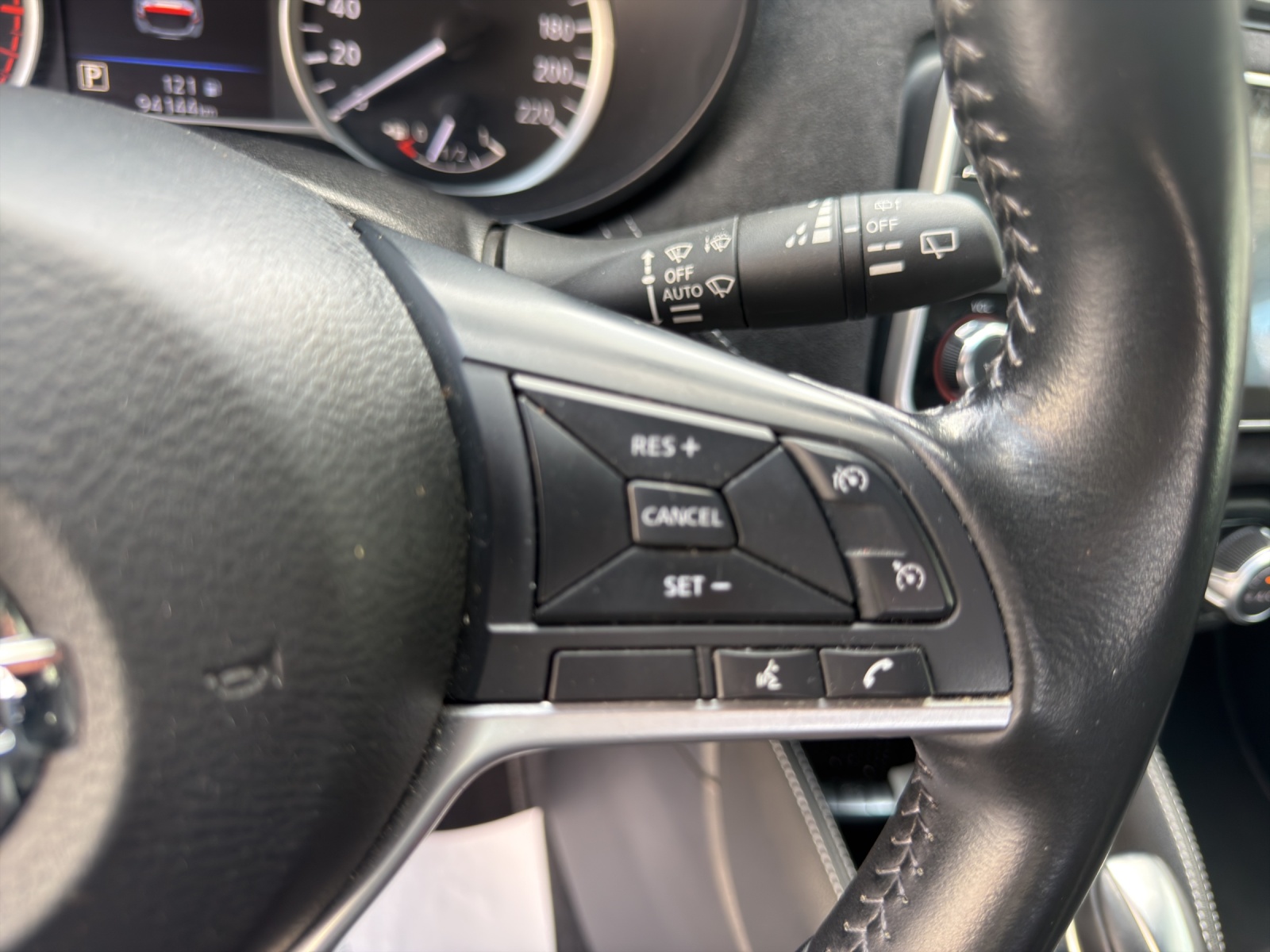 NISSAN Micra IG-T 100 n-sport Xtronic-image-24