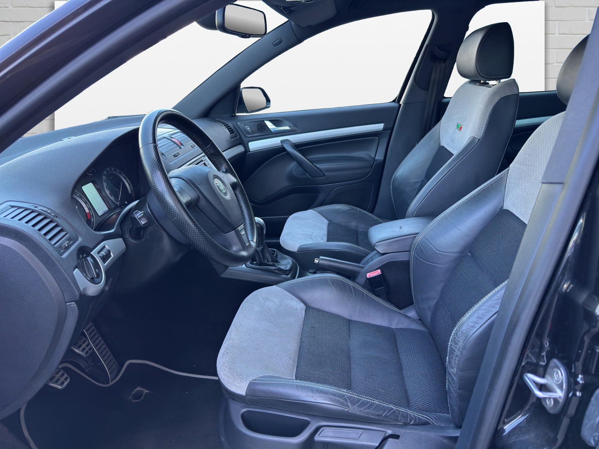 SKODA Octavia 2.0 TFSI RS-image-10