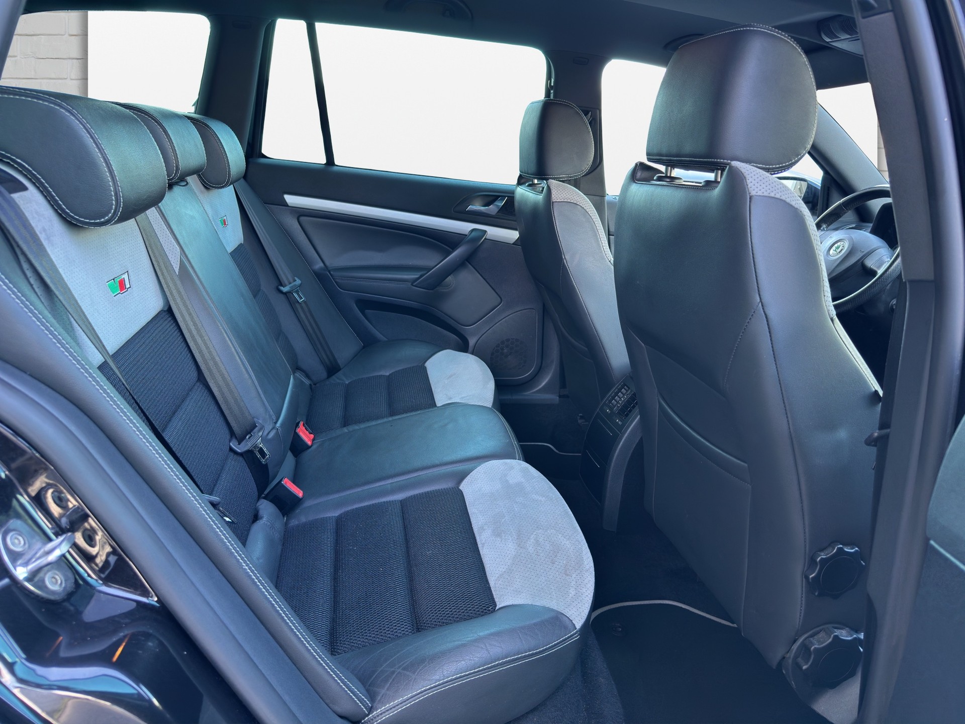 SKODA Octavia 2.0 TFSI RS-image-13