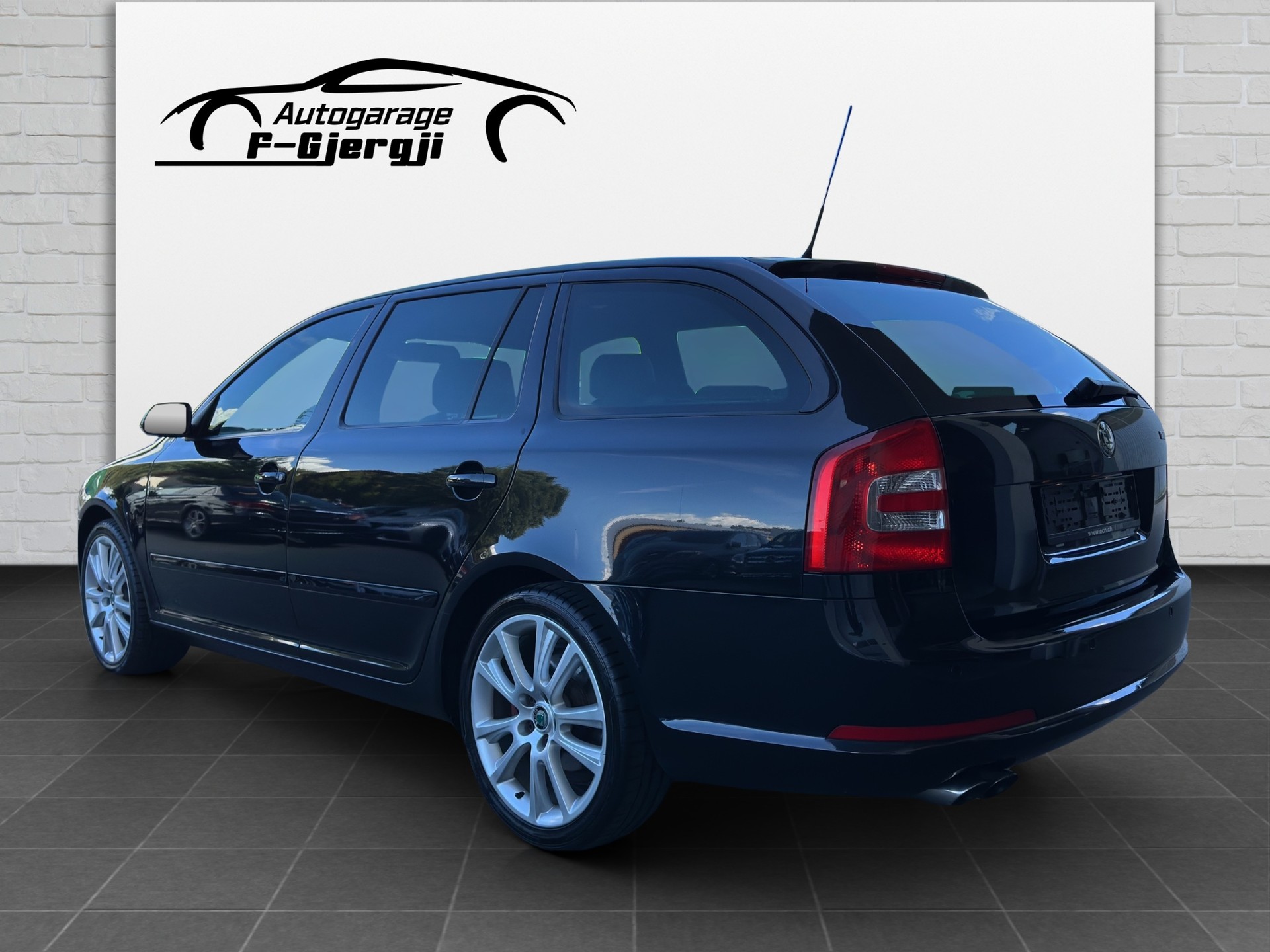 SKODA Octavia 2.0 TFSI RS-image-3