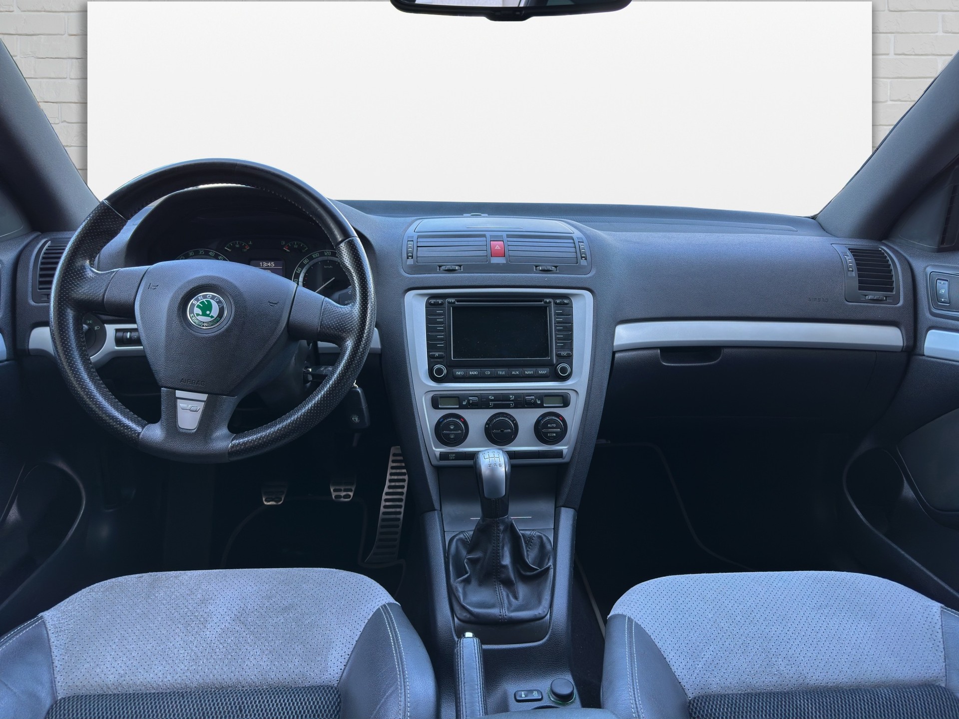 SKODA Octavia 2.0 TFSI RS-image-8