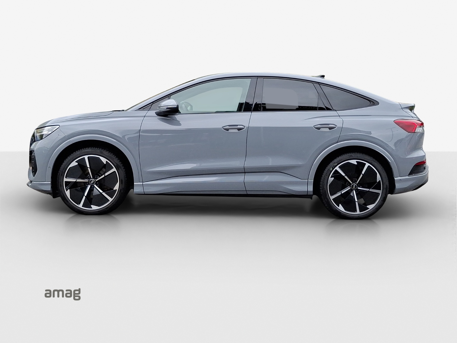 AUDI Q4 Sportback e-tron 50 quattro-showroom-element-1